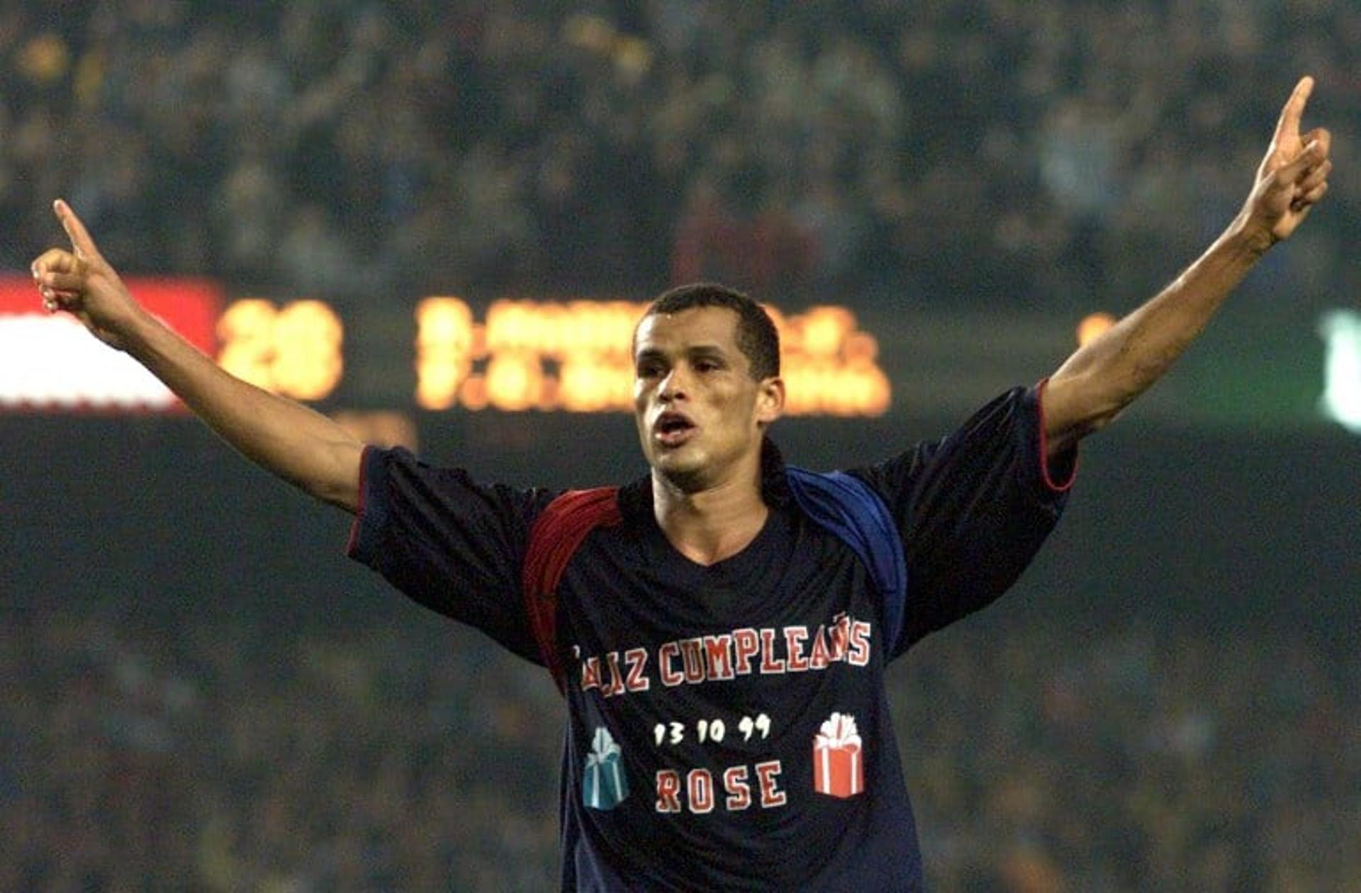 Entre 1996 e 2002, Rivaldo brilhou com a camisa do Barcelona. Ao todo, fez&nbsp;130 gols em 235 jogos e, até hoje, lidera entre os brasileiros