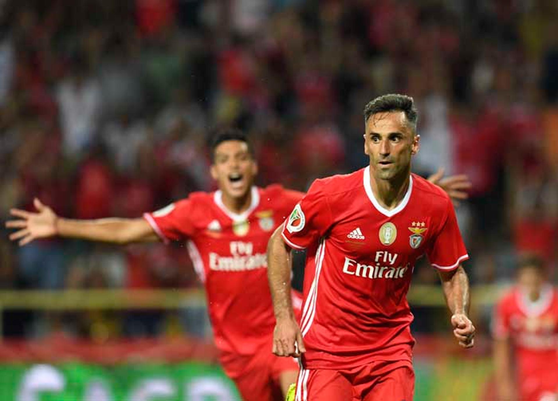 Artilheiro Jonas não sabe quando volta ao Benfica: lesão no tornozelo