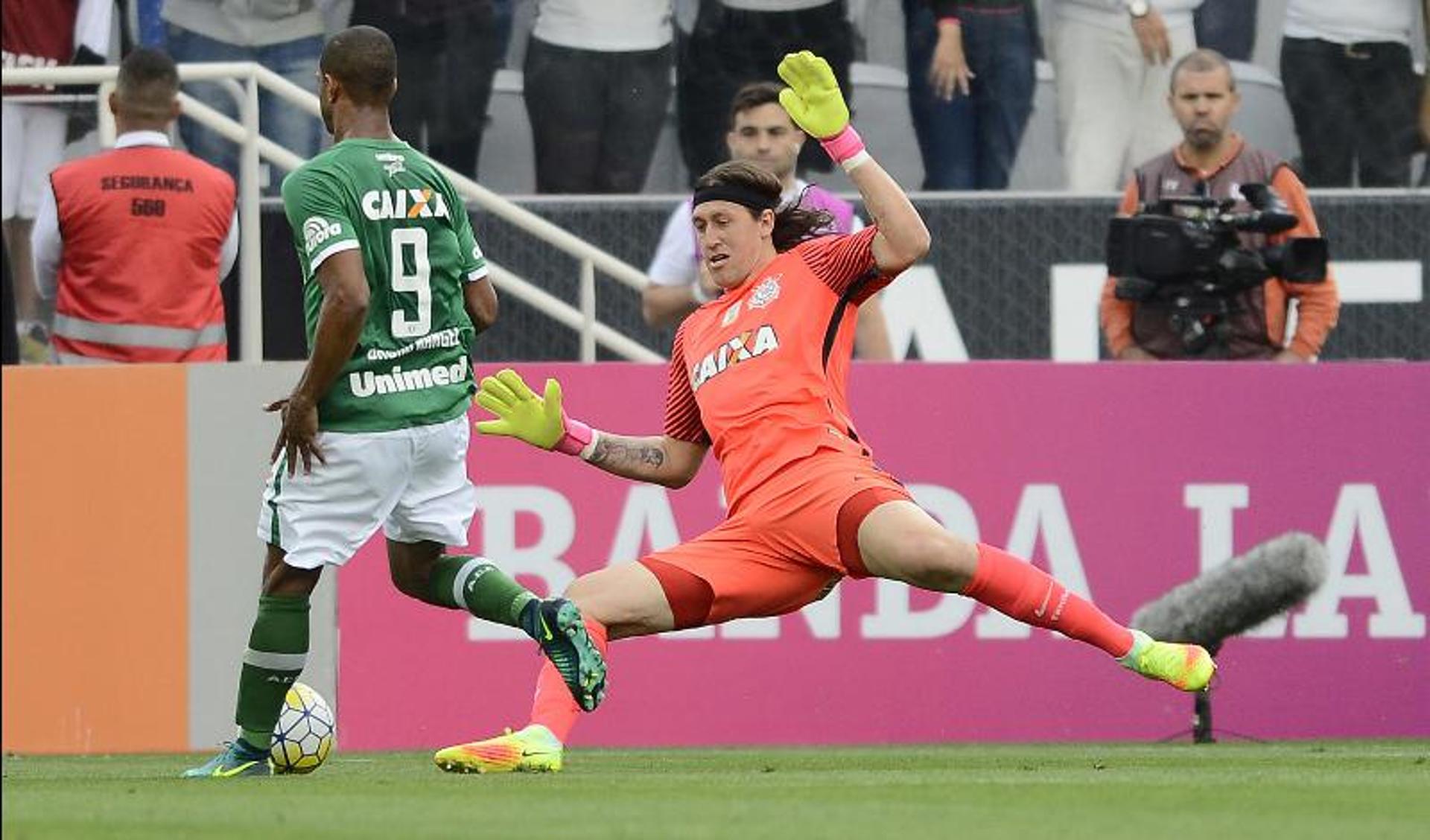 Cássio: O goleiro tem vínculo com o Corinthians ate dezembro de 2019