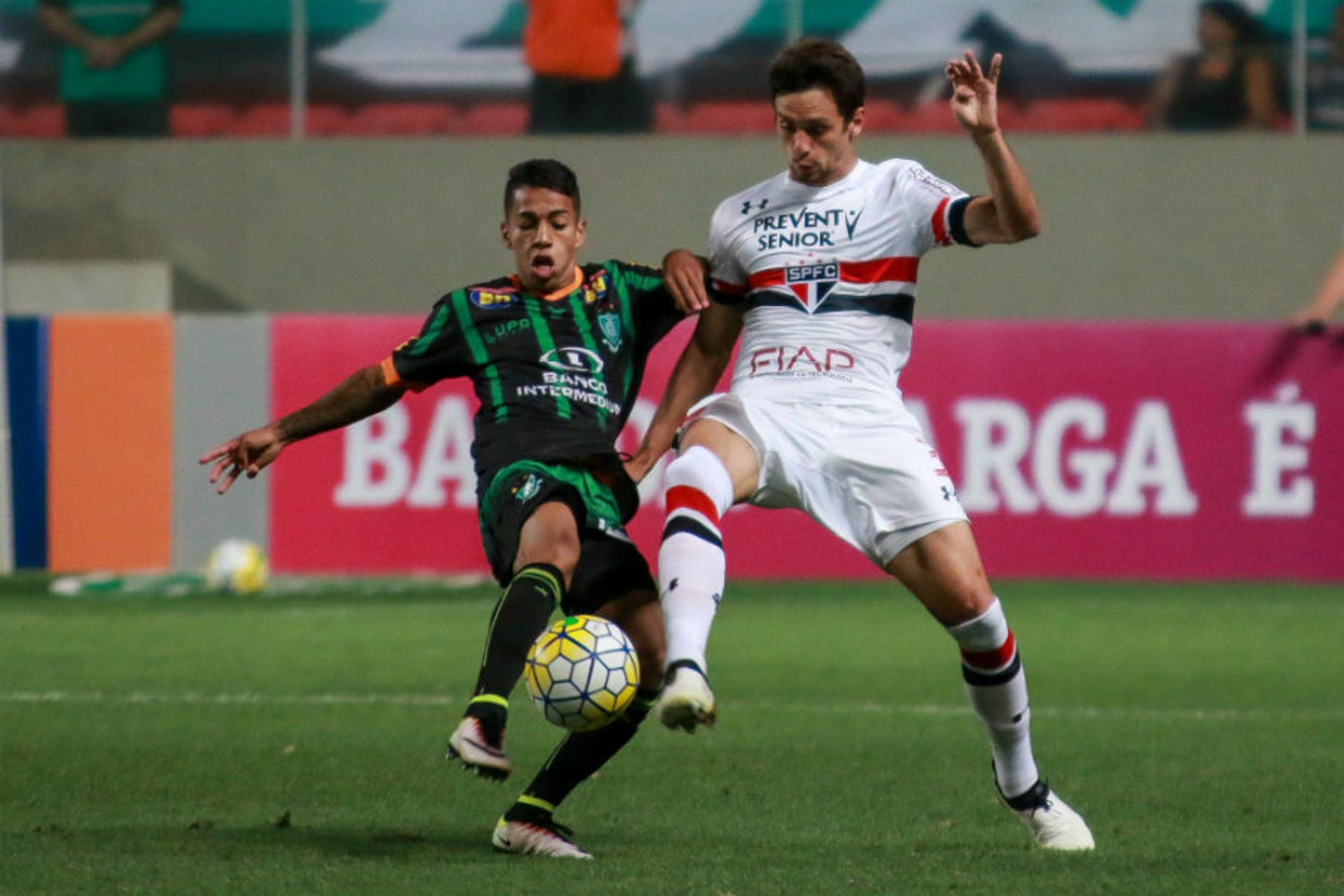 São Paulo perde para para o América-MG e ainda vive drama&nbsp;