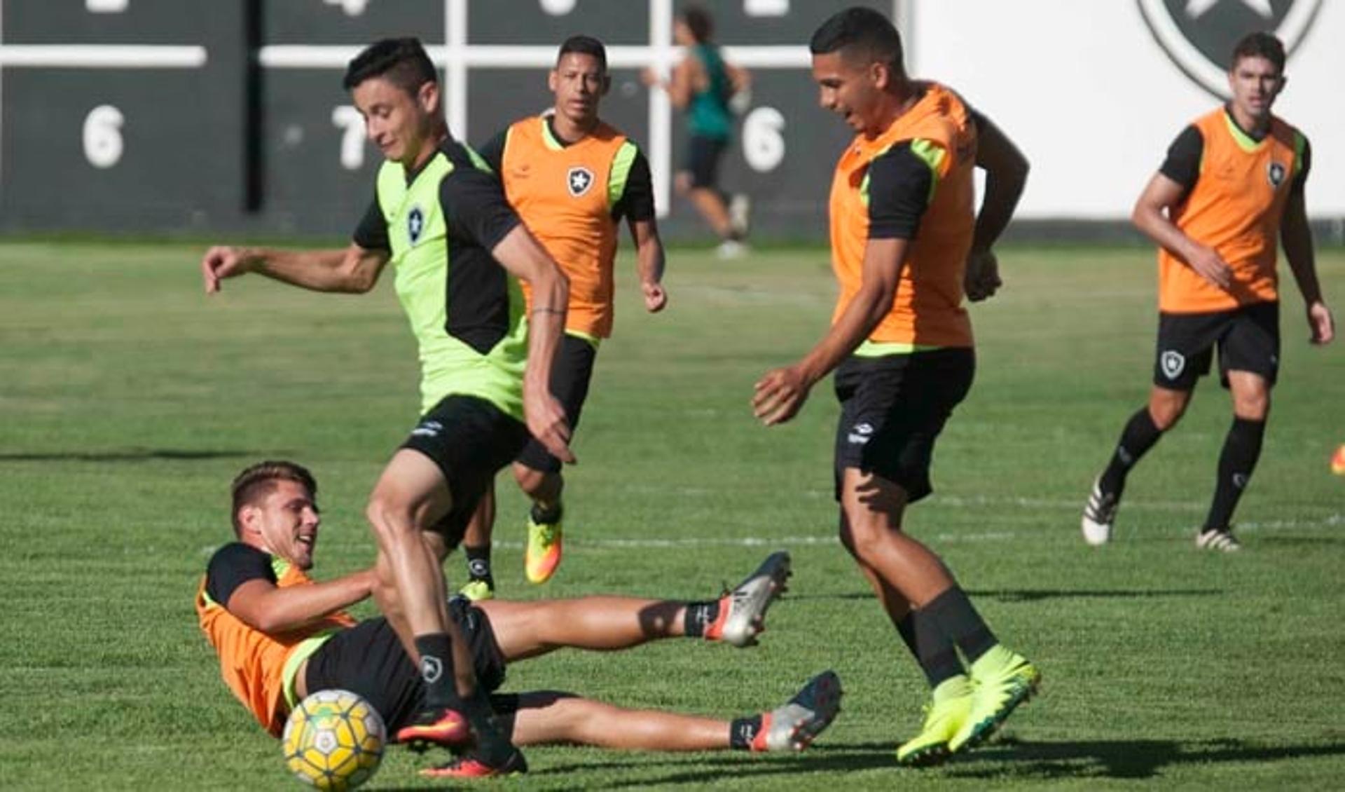 Botafogo segue preparação