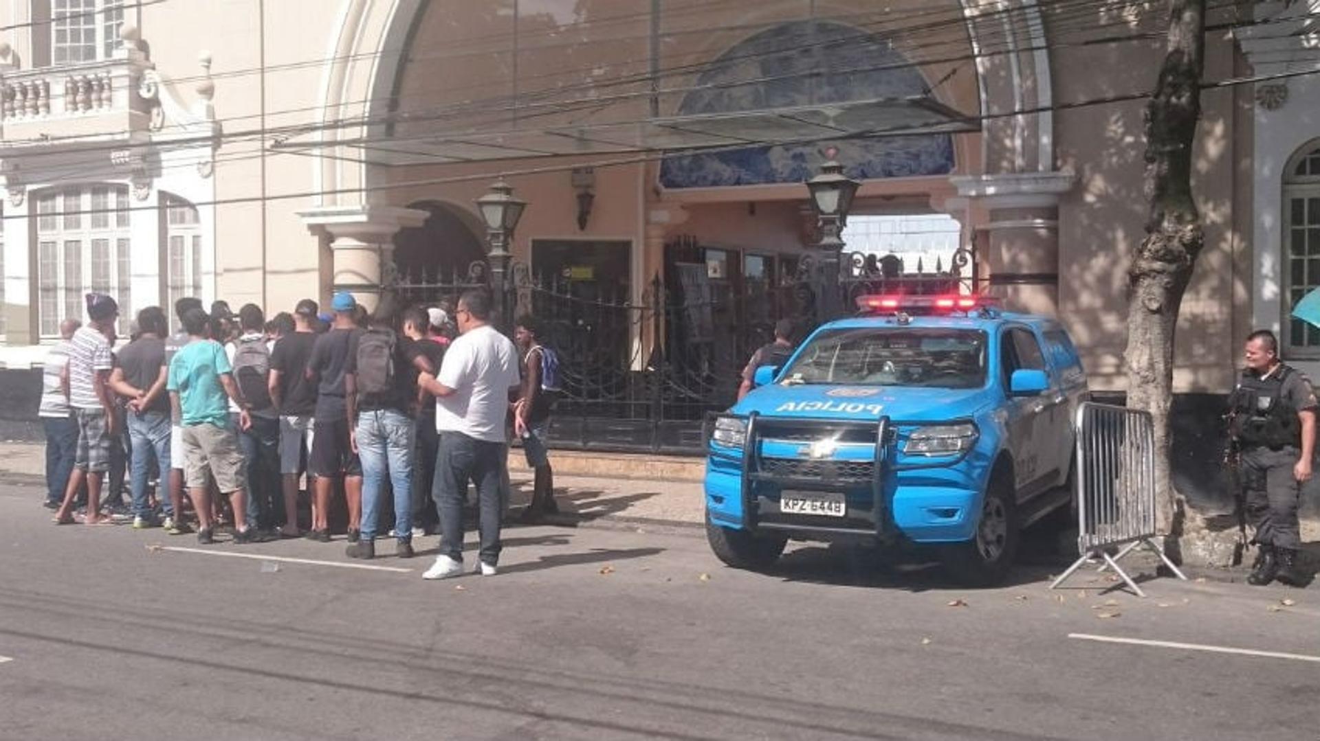 Semana de protesto no Vasco começou na quarta-feira. Veja outras fotos a seguir