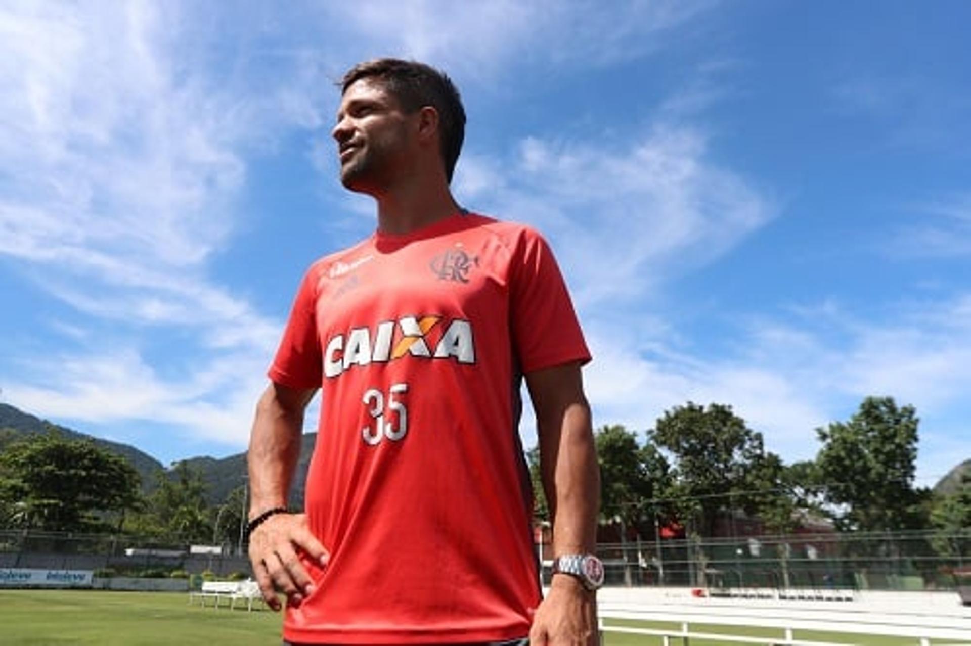 Diego em ação com crianças na Gávea