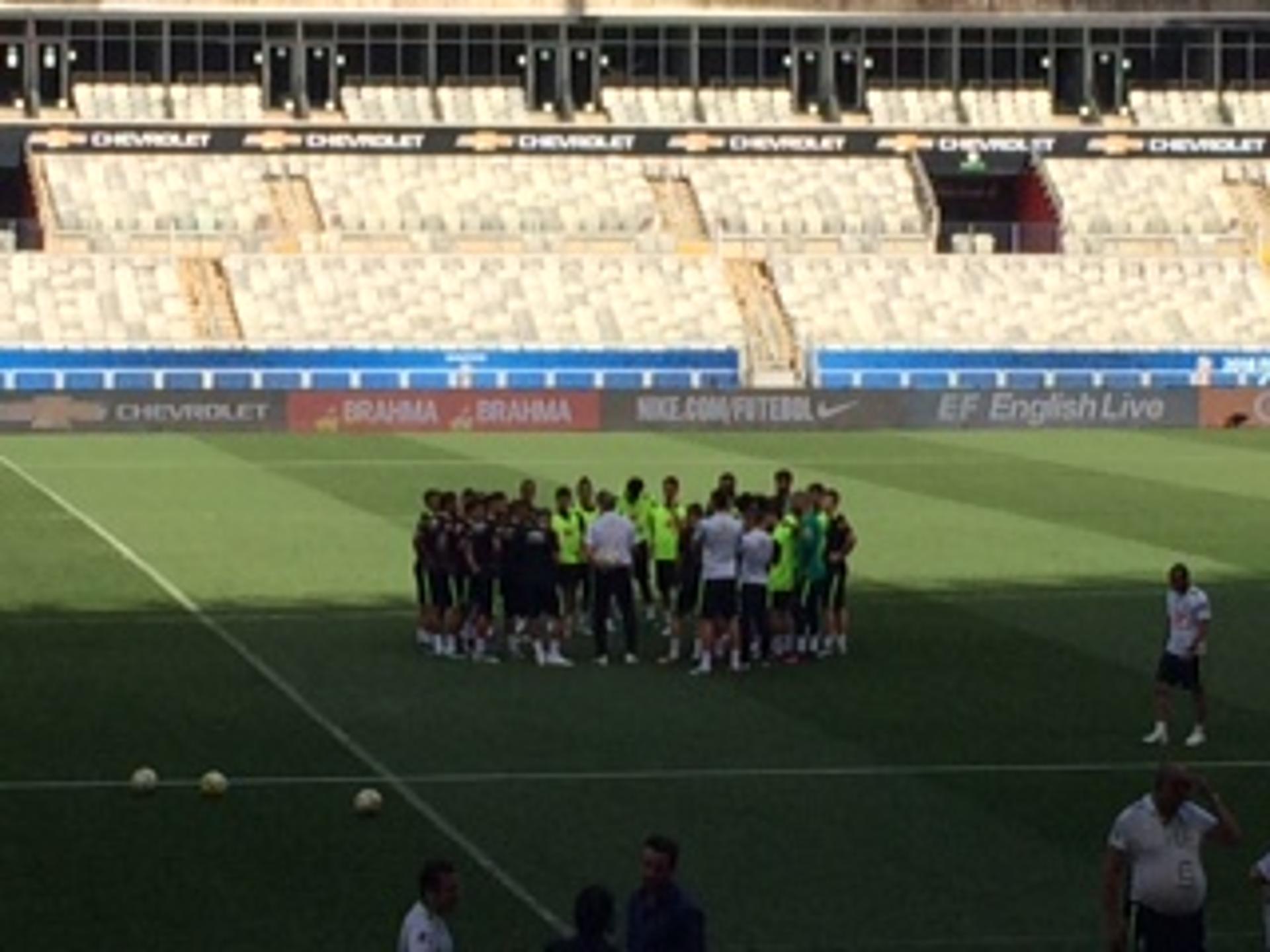 Brasil faz último treino no Mineirão antes do clássico contra a Argentina