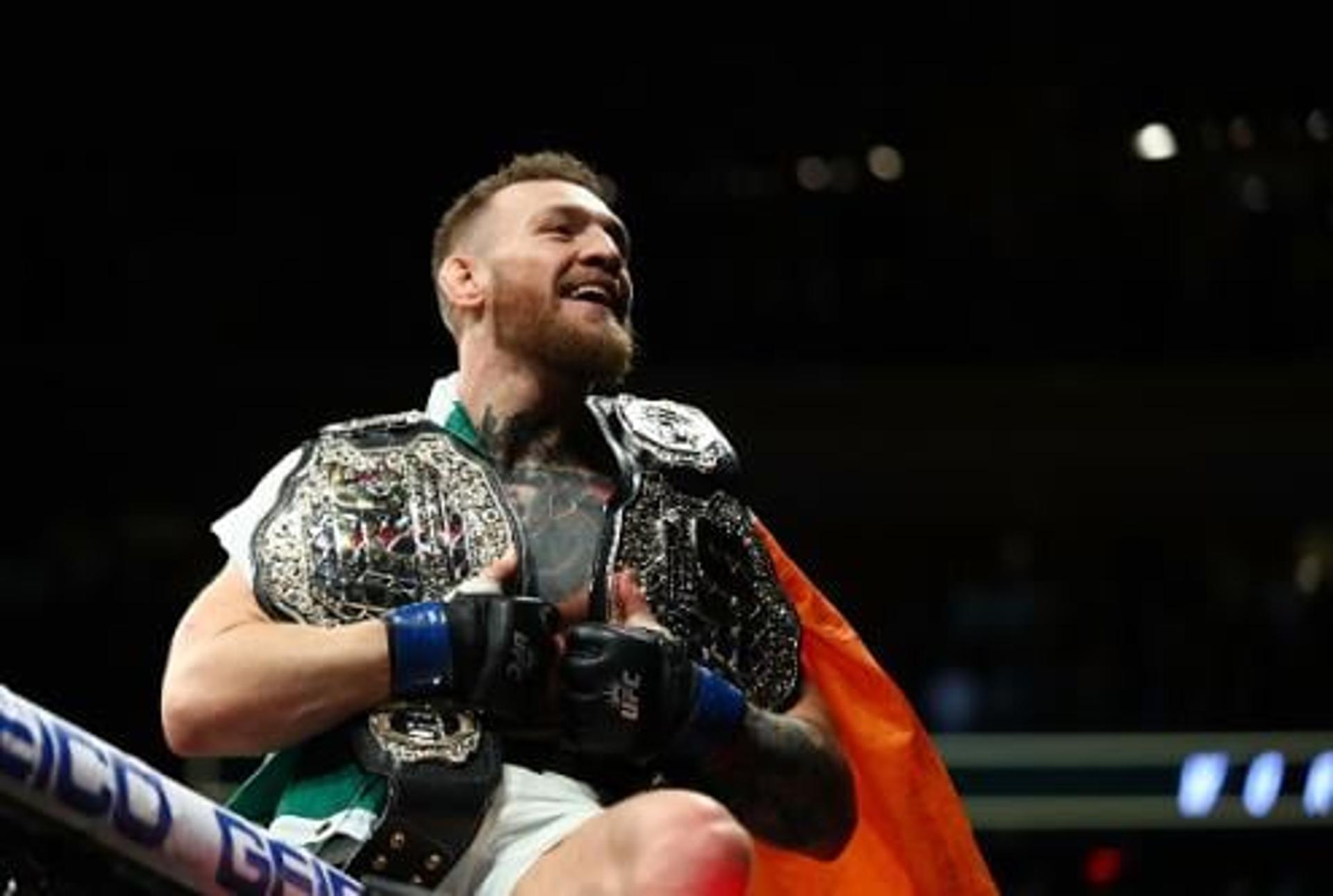 McGregor agora tem dois cinturões do UFC