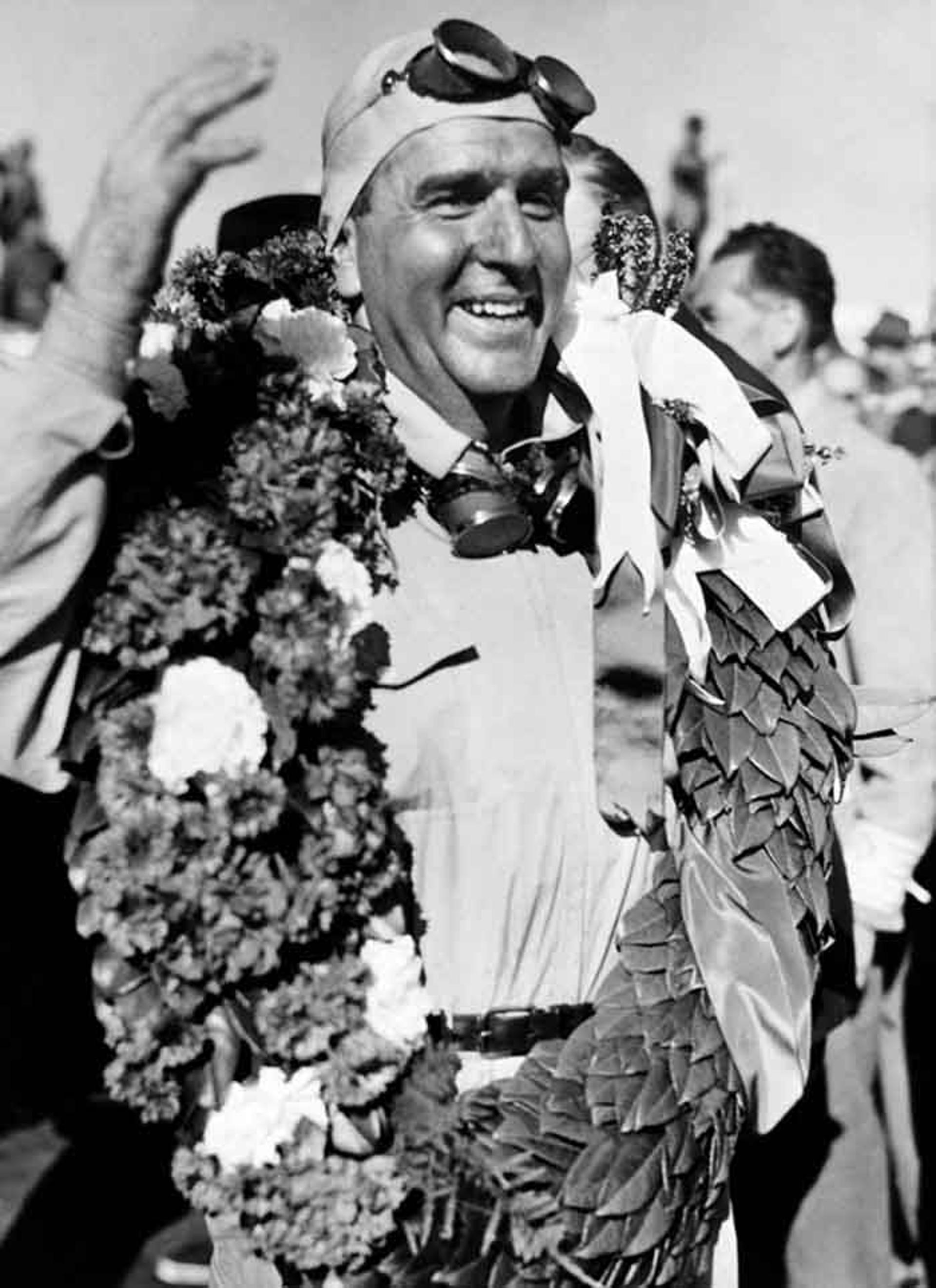 O primeiro piloto a conquistar o Mundial foi o italiano Nino Farina, na temporada de 1950