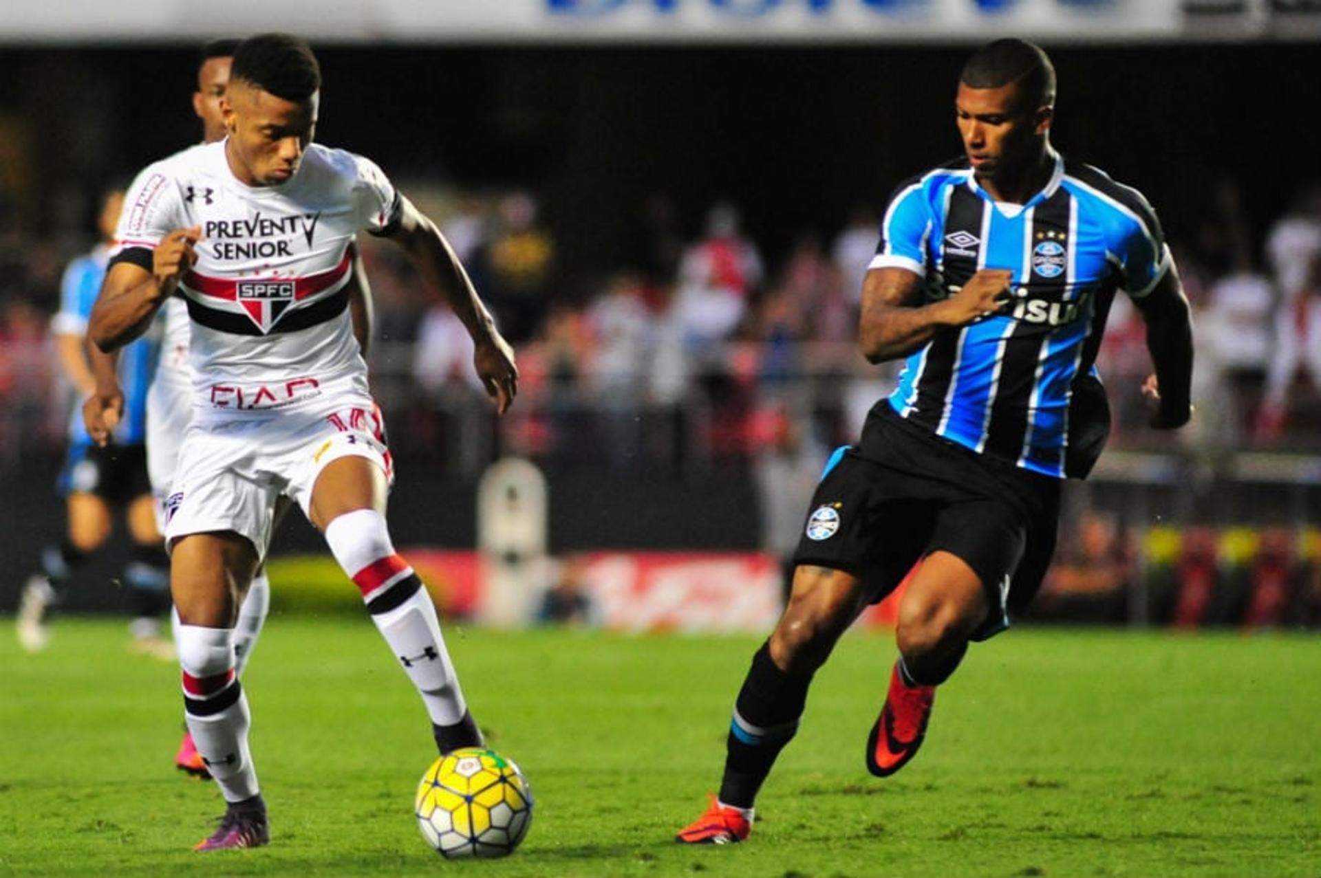 David Neres em ação contra o Grêmio, no Morumbi