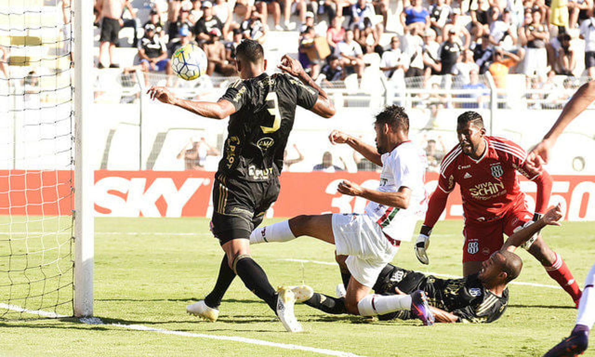 Ponte Preta x Fluminense