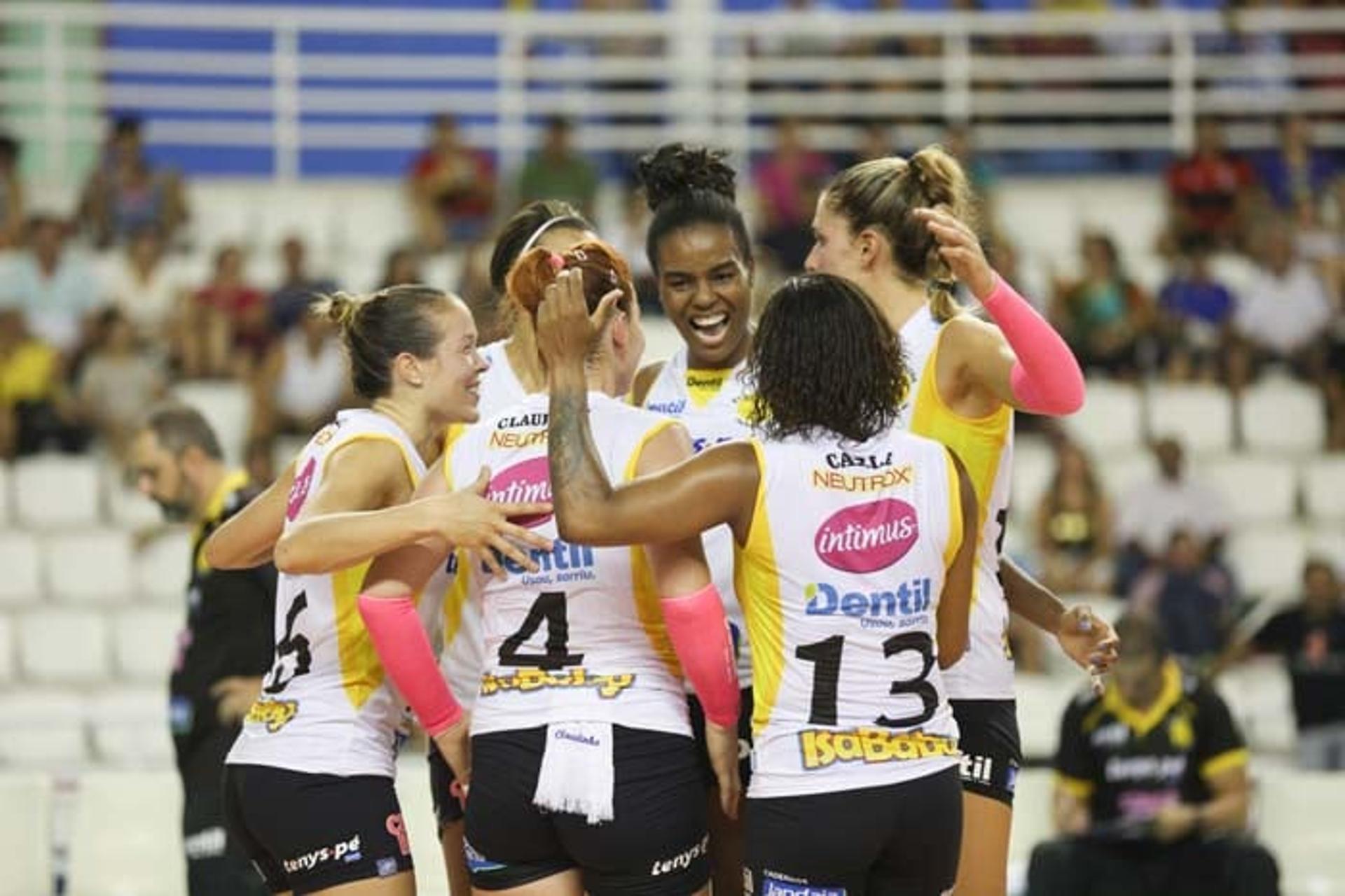 Superliga Feminina - Sesi-SP recebe invicto Dentil/Praia Clube nesta terça-feira - Dentil/Praia Clube está invicto