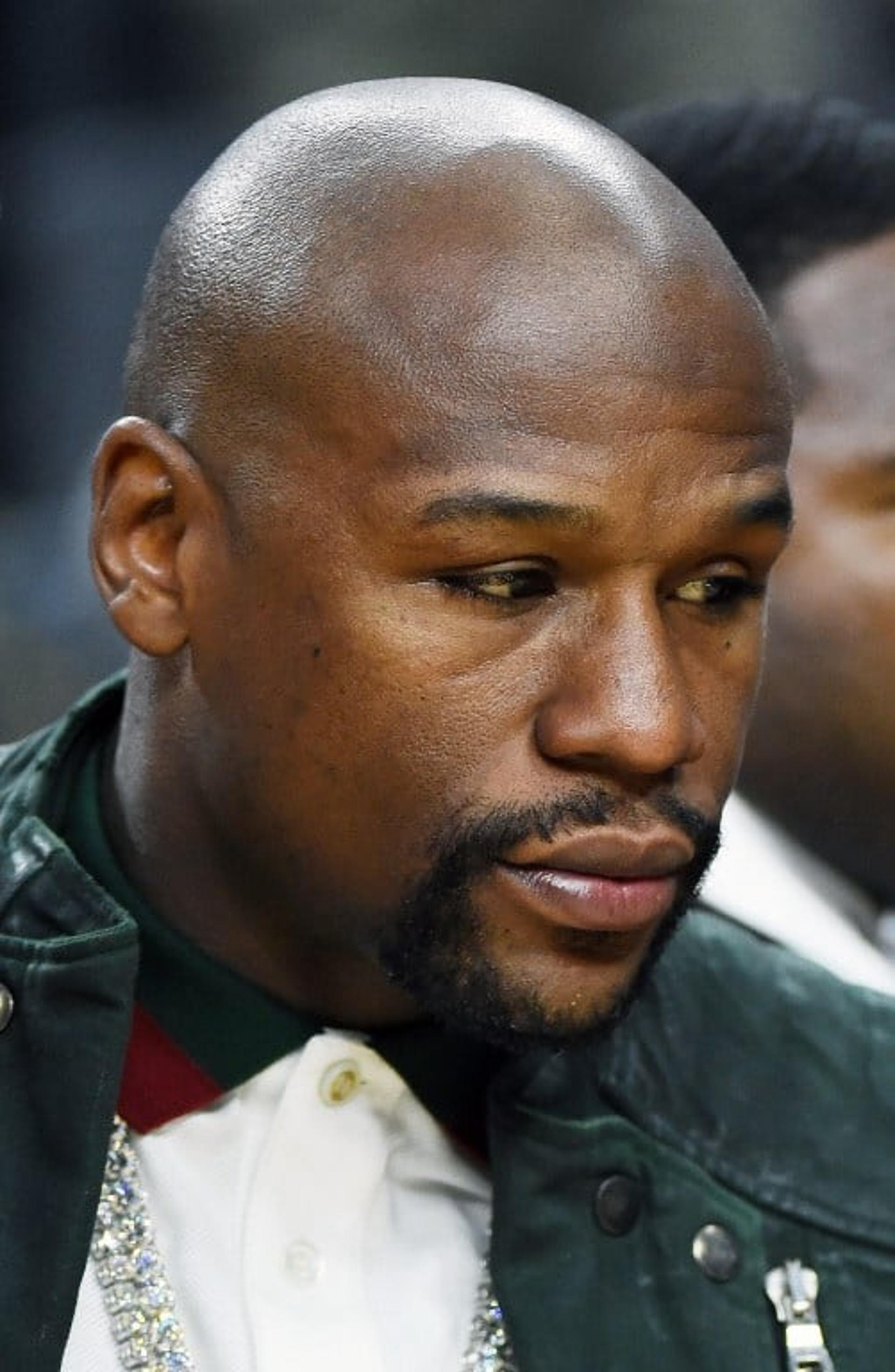 Floyd Mayweather deixou aposentadoria para luta com McGregor