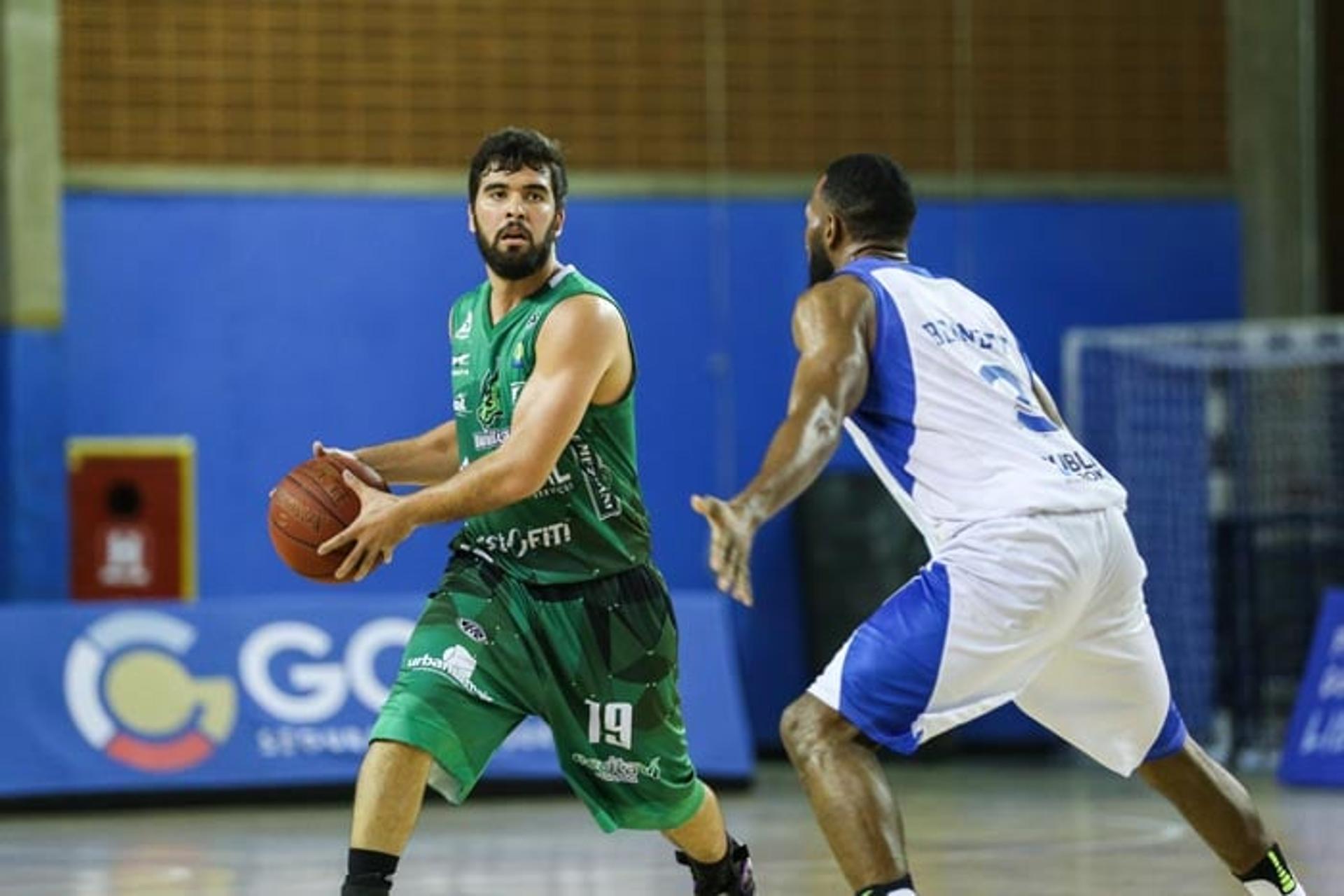 NBB CAIXA - Em grande segundo tempo, Pinheiros bate Bauru e chega a terceira vitória na temporada