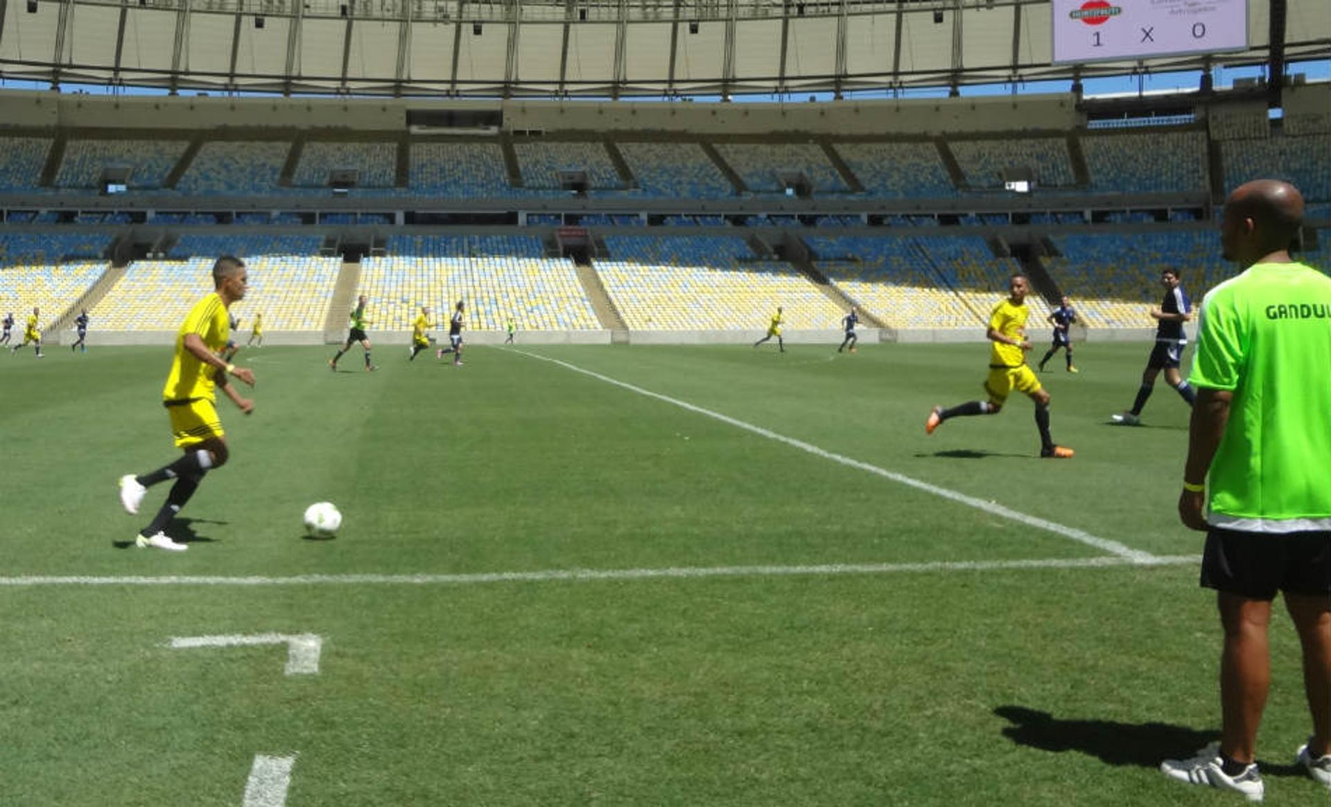 Eventos particulares, como jogos entre empresas, acontecem no fim de ano do Maracanã (Foto: Igor Siqueira)