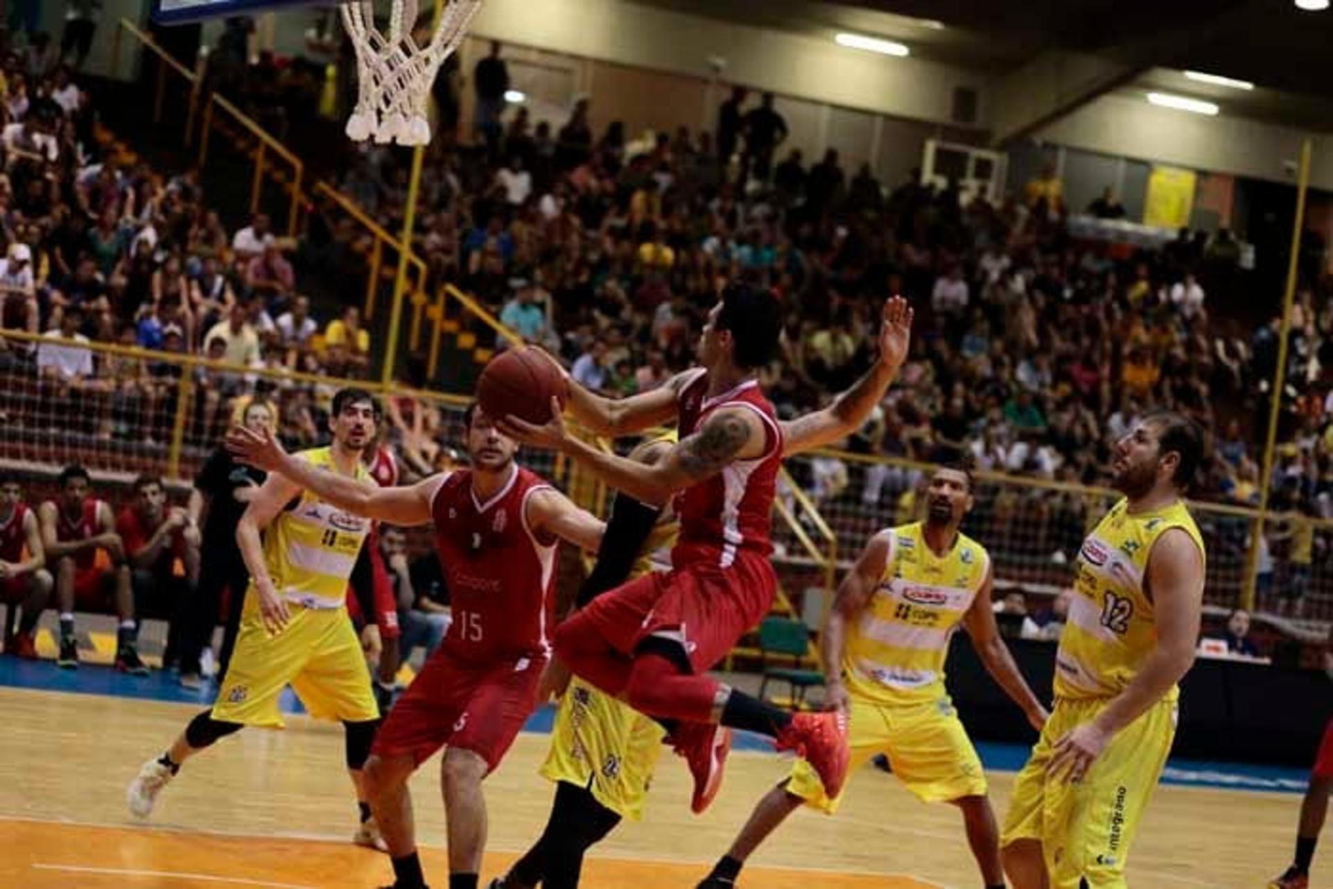 NBB CAIXA - No Paraná, Paulistano vence e ultrapassa Campo Mourão