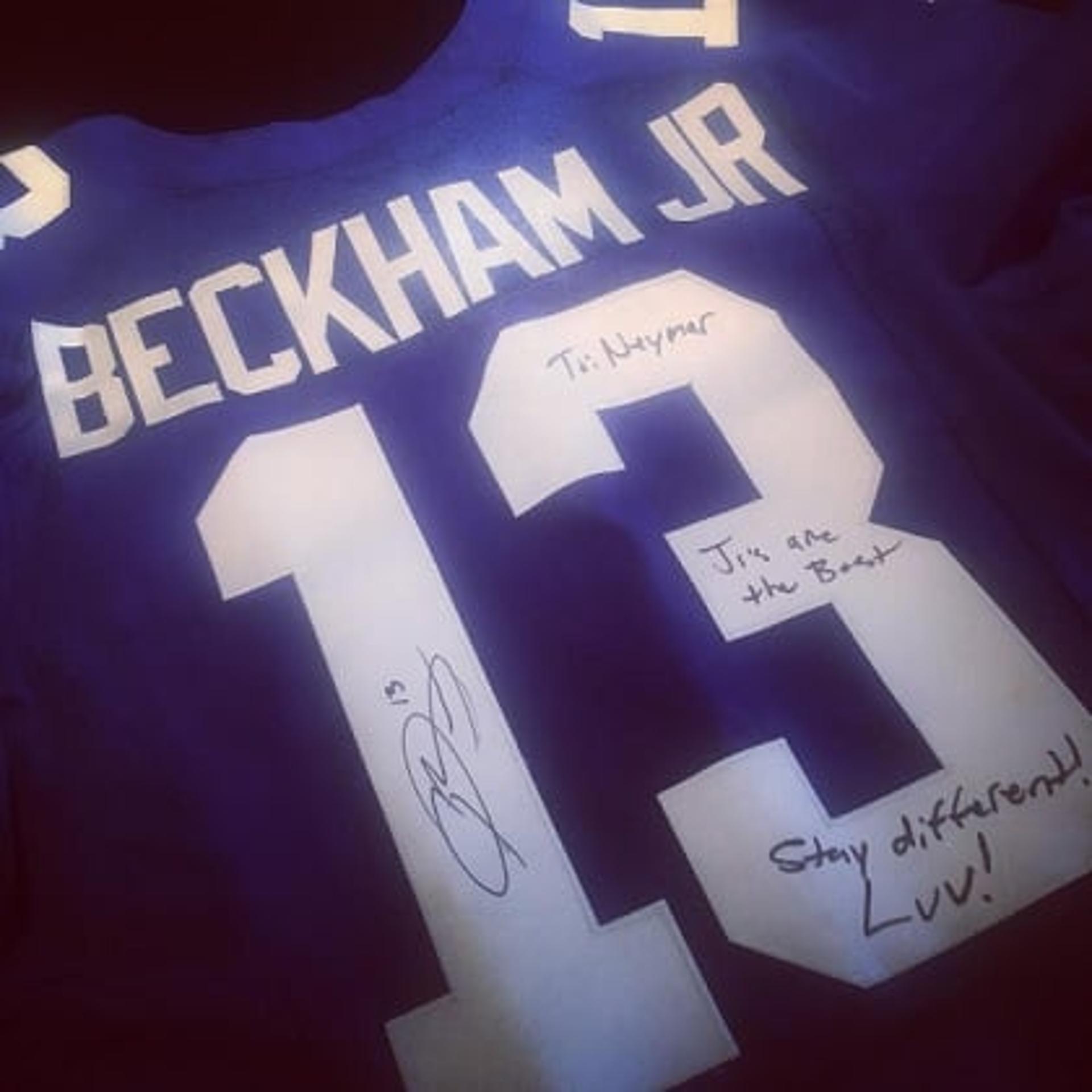 Neymar ganha camisa autografada de Odell Beckham Jr