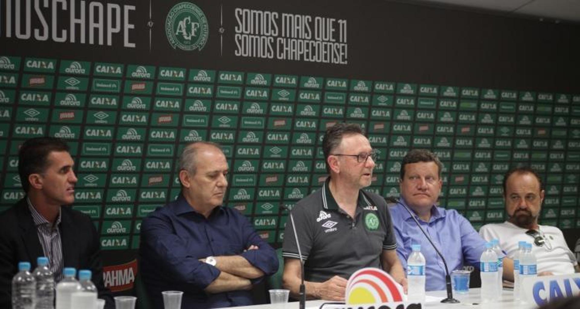 Vagner Mancini e dirigentes da Chapecoense