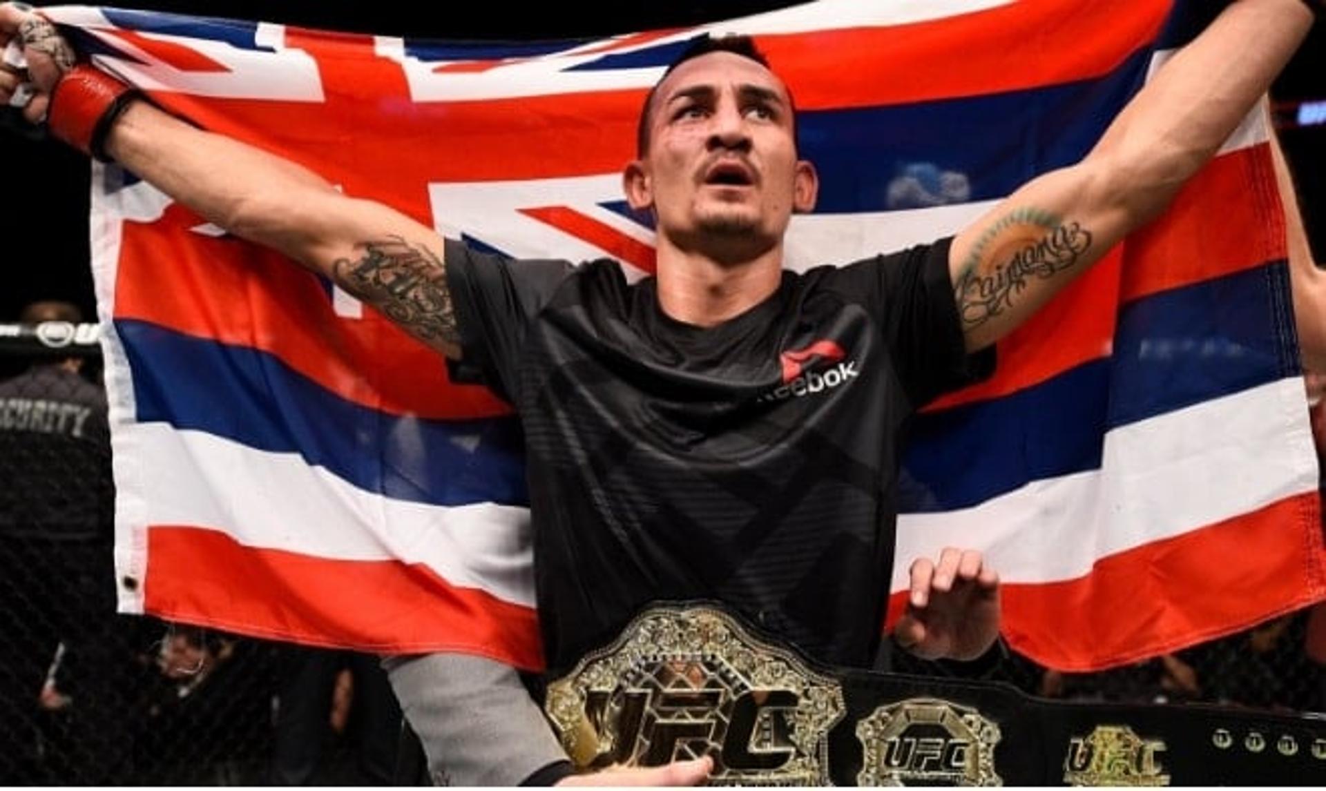 Max Holloway se tornou o campeão interino dos penas ao nocautear Anthony Pettis