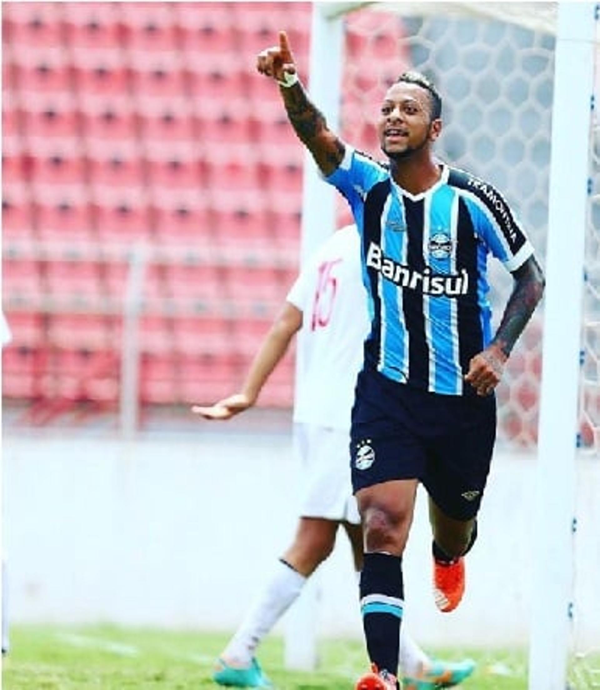 Luan Viana comemora gol marcado pelo Grêmio (Foto: Reprodução / Instagram)