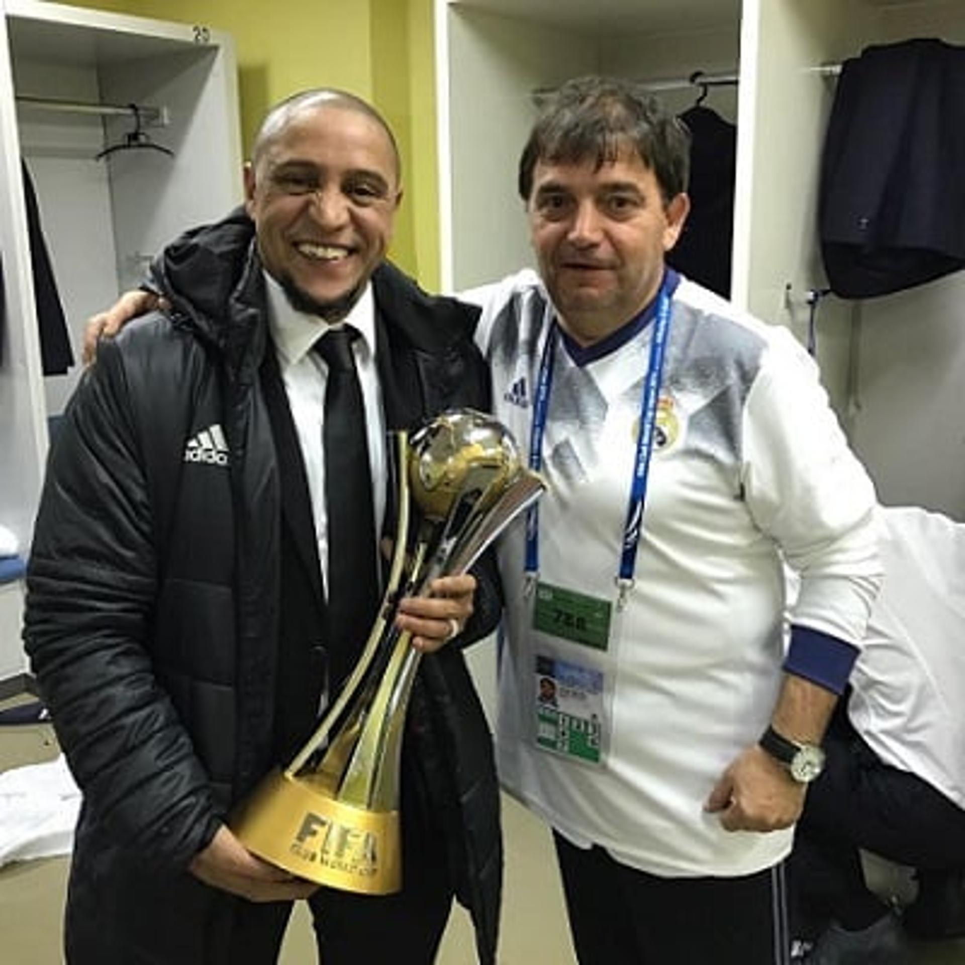 Roberto Carlos com Jorge, roupeiro do Real Madrid