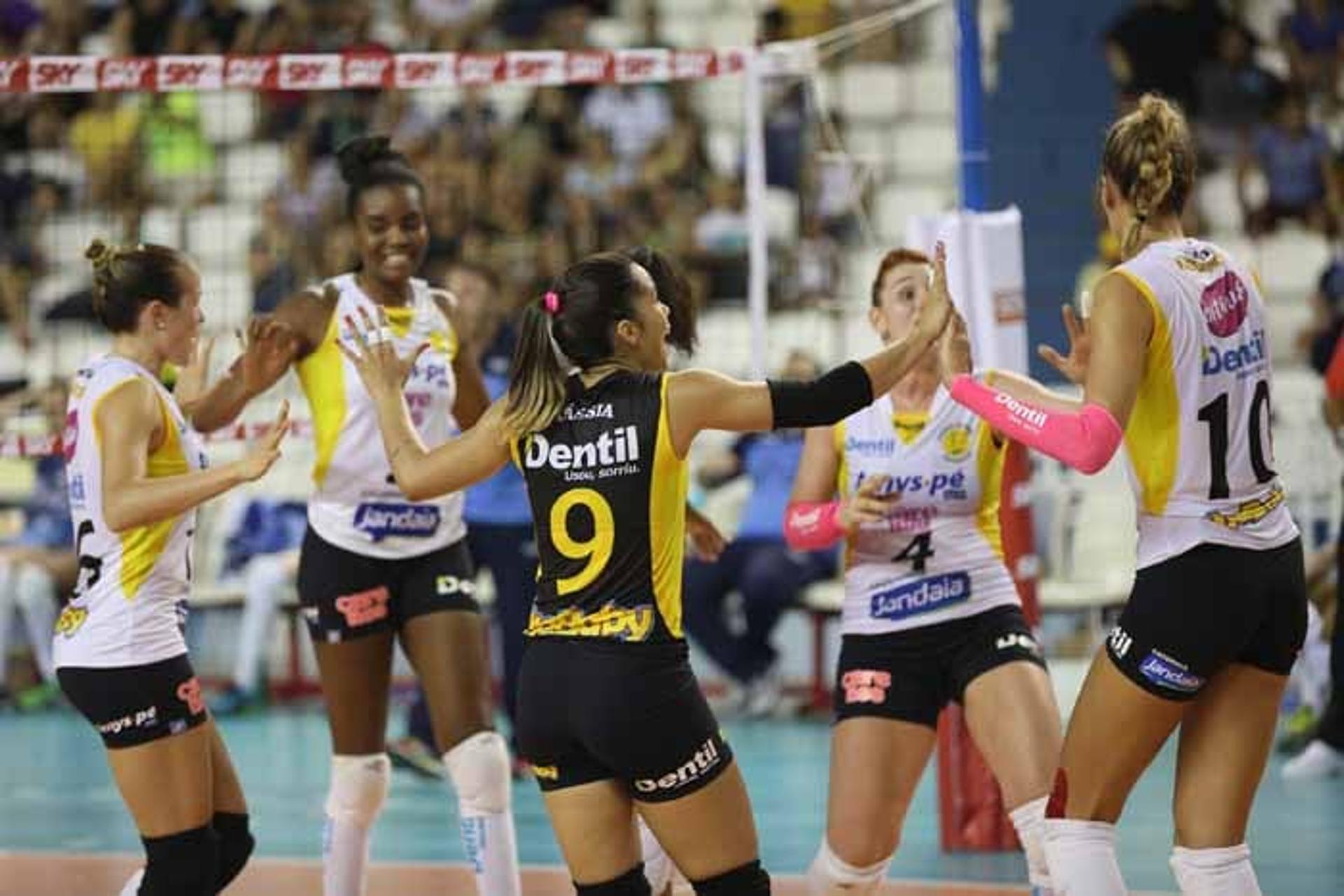 Superliga Feminina - Dentil/Praia Clube e Rexona-Sesc fazem reedição da última final