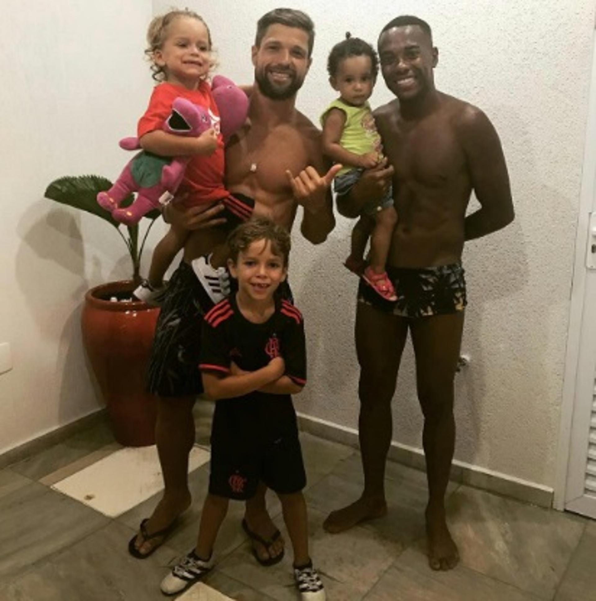 Diego e Robinho curtem férias juntos