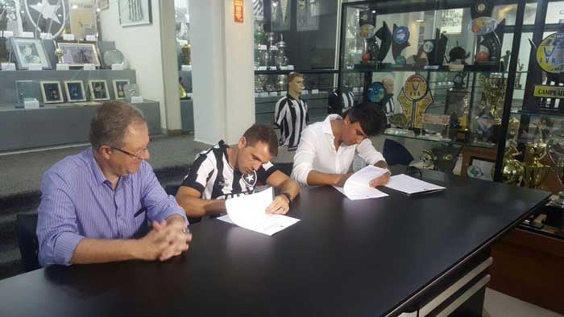 Montillo assinou contrato com o Botafogo&nbsp;