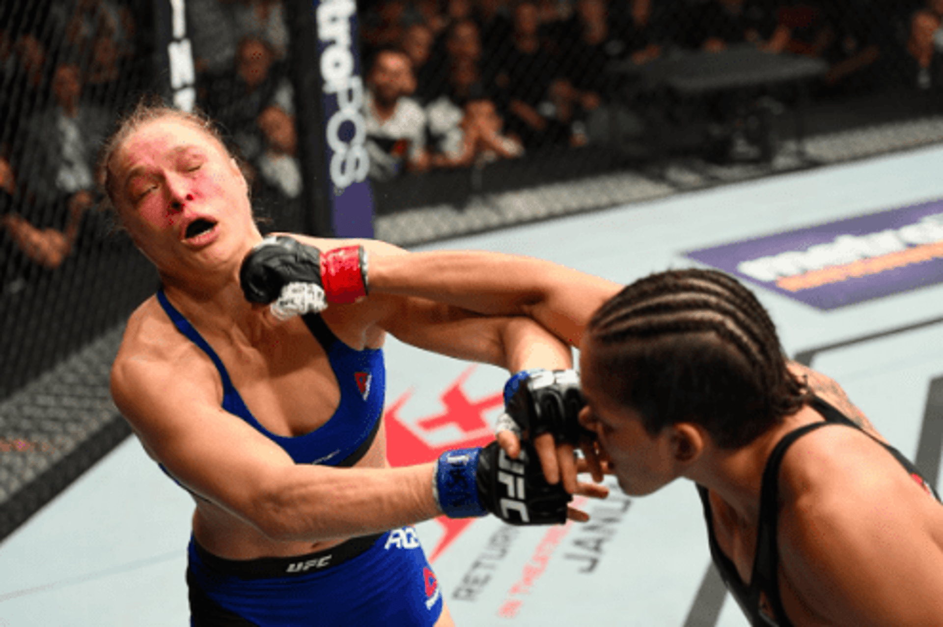 Amanda Nunes nocauteou Ronda Rousey em 48 segundos