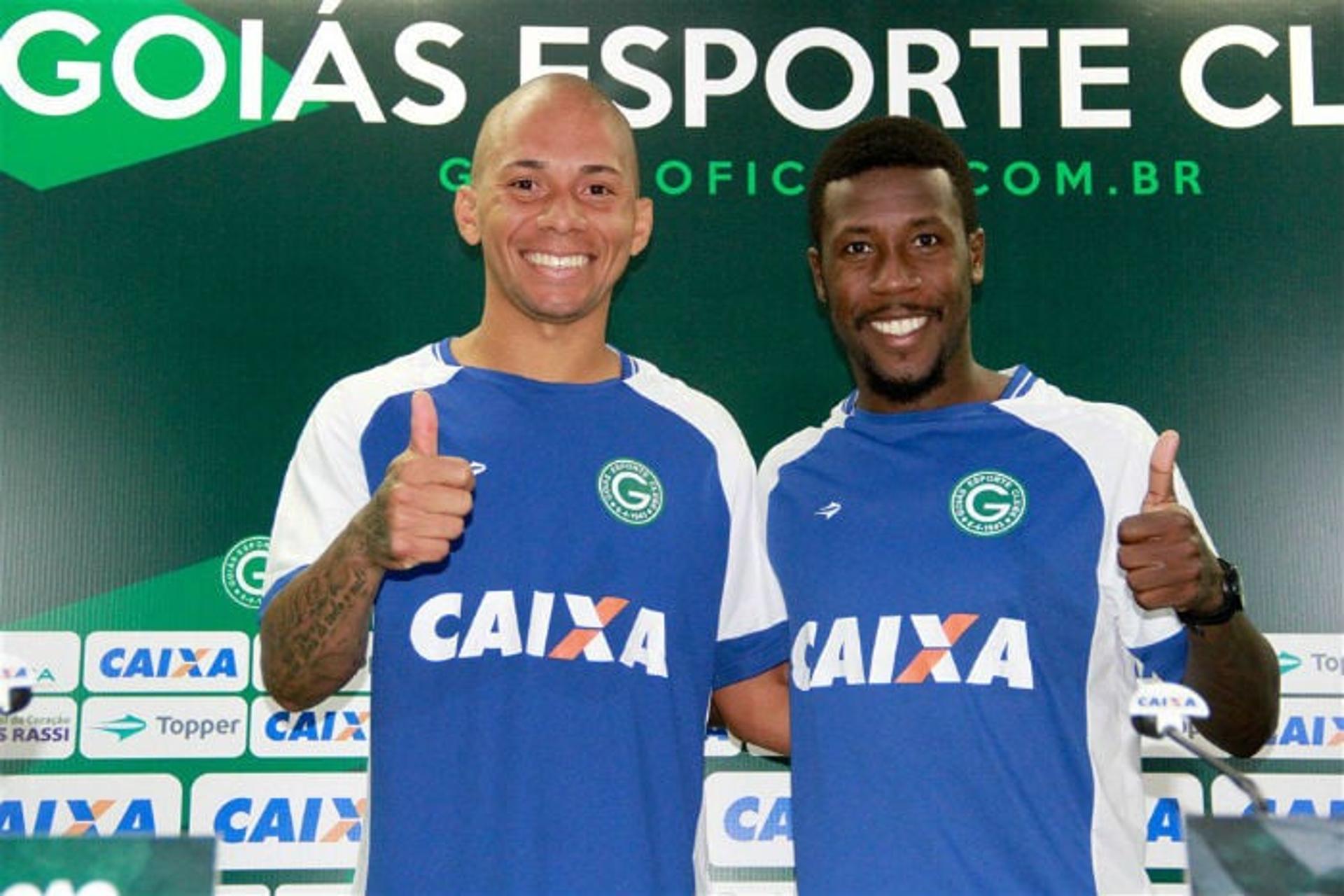 Goiás anunciou nesta tarde a contratação do volante Toró e do lateral Paulinho