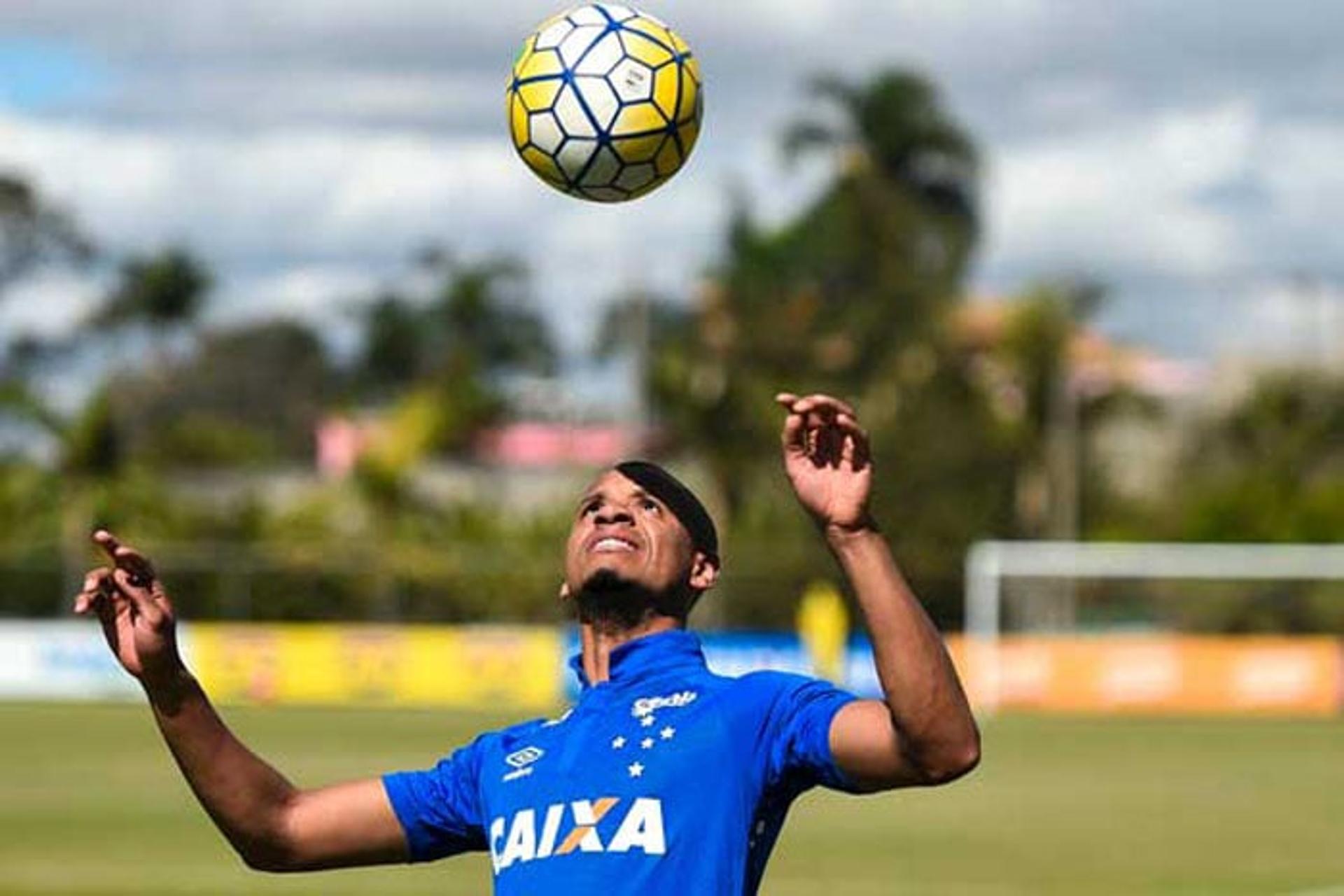 Edimar está sem espaço no Cruzeiro