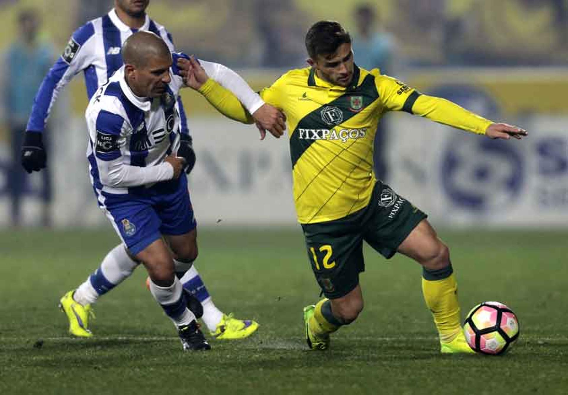 Maxi Pereira e Pedrinho - Paços de Ferreira x Porto