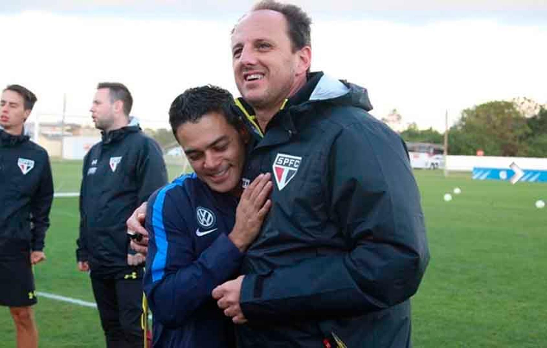 Josué com o técnico Rogério Ceni nos Estados Unidos