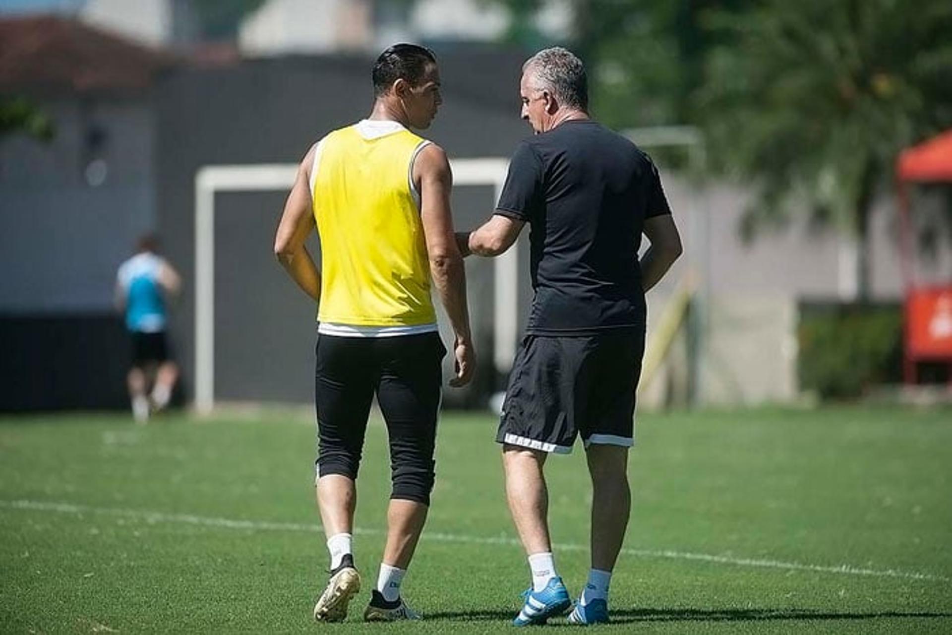 Ricardo Oliveira e Dorival têm conversas frequentes