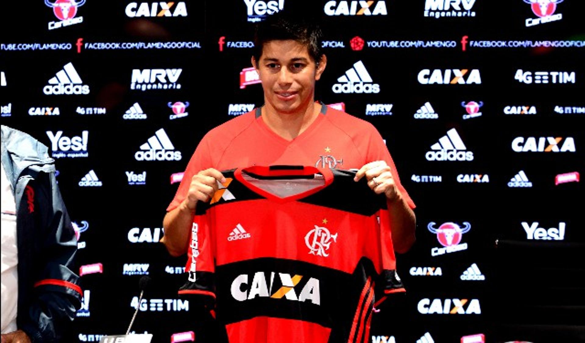 Veja as imagens da apresentação de Conca no Flamengo