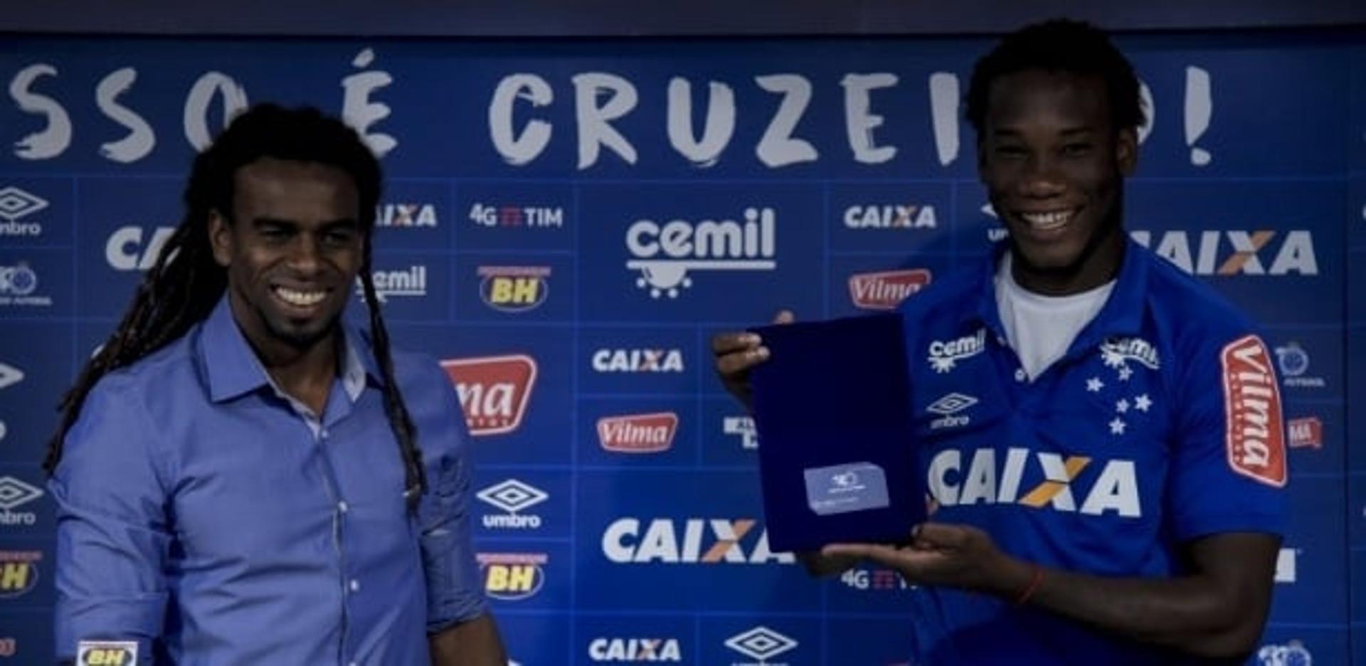 Luis Caicedo, zagueiro do Cruzeiro (Foto: Washington Alves/Light Press/Cruzeiro)