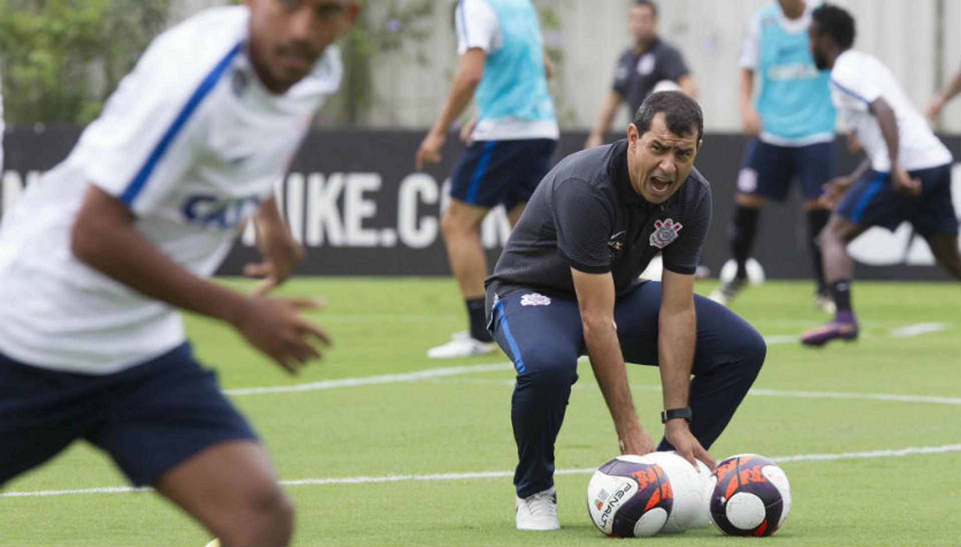 Fabio Carille tem oito novos jogadores à disposição