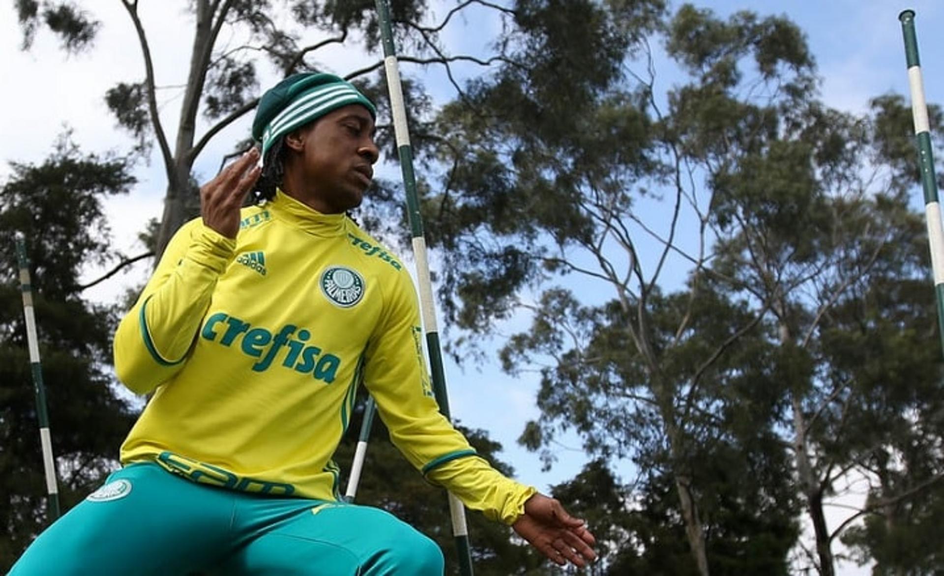 Arouca durante treino do Palmeiras