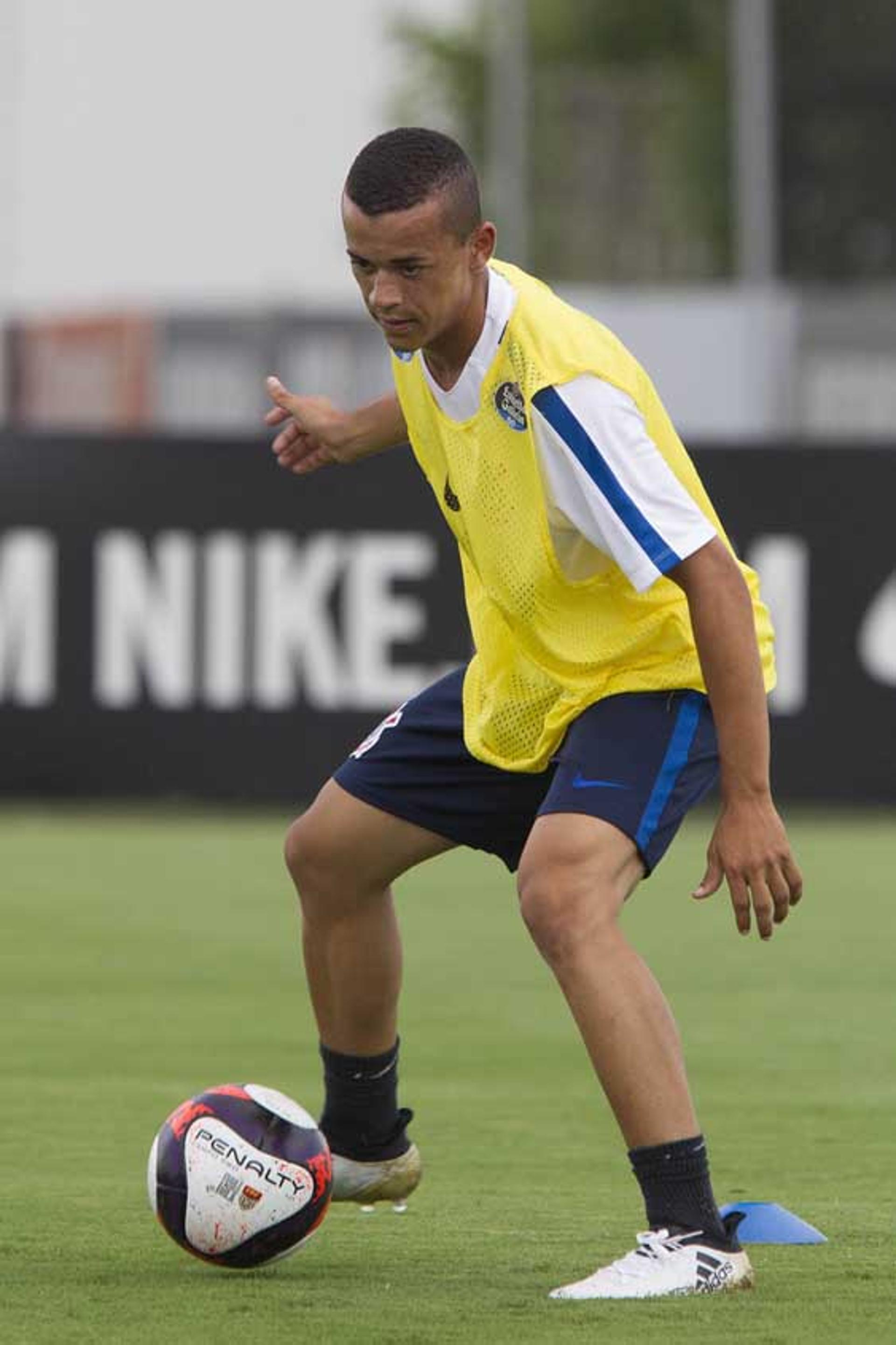 Luidy em treino do Corinthians