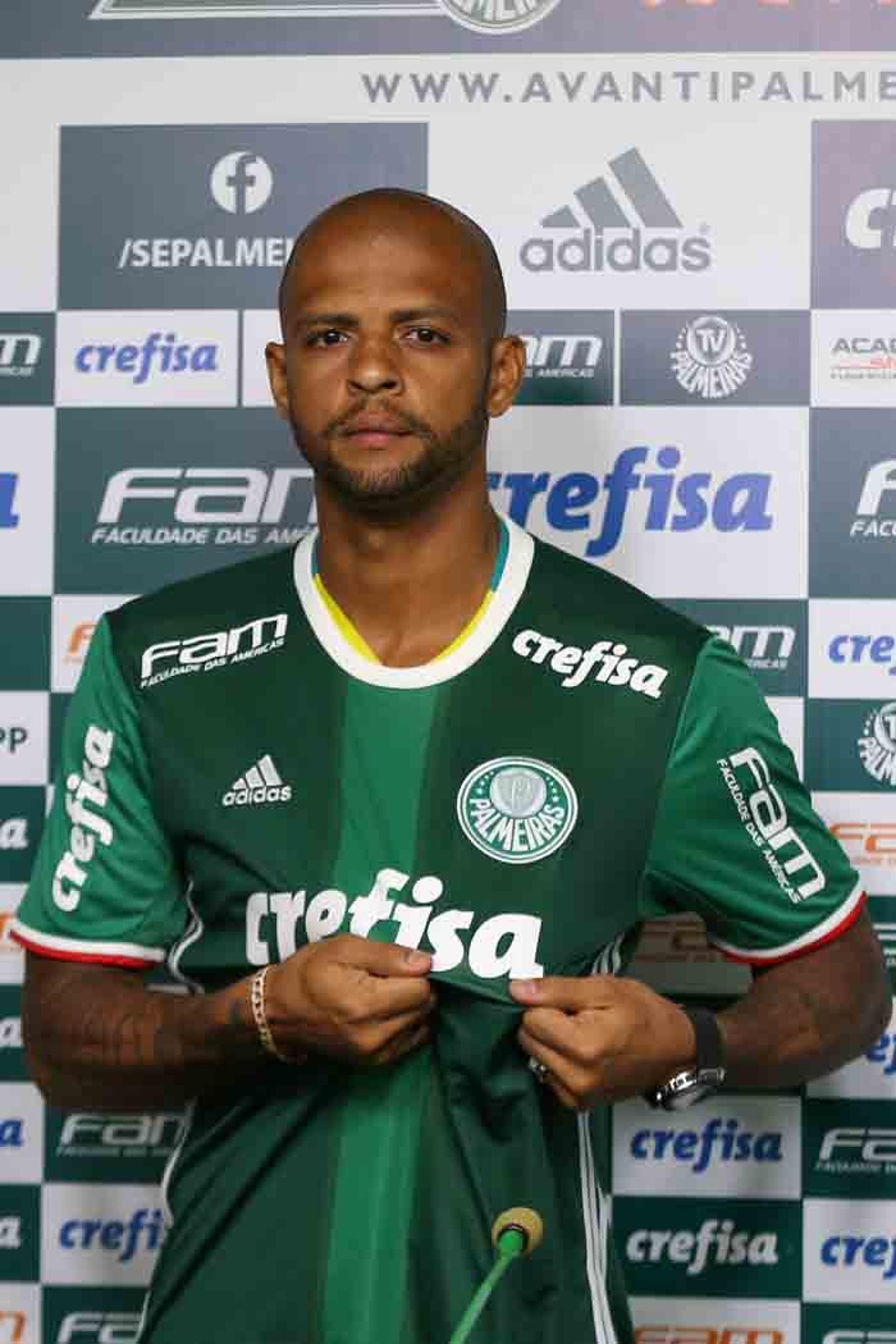 GALERIA: Veja em imagens como foi a apresentação de Felipe Melo