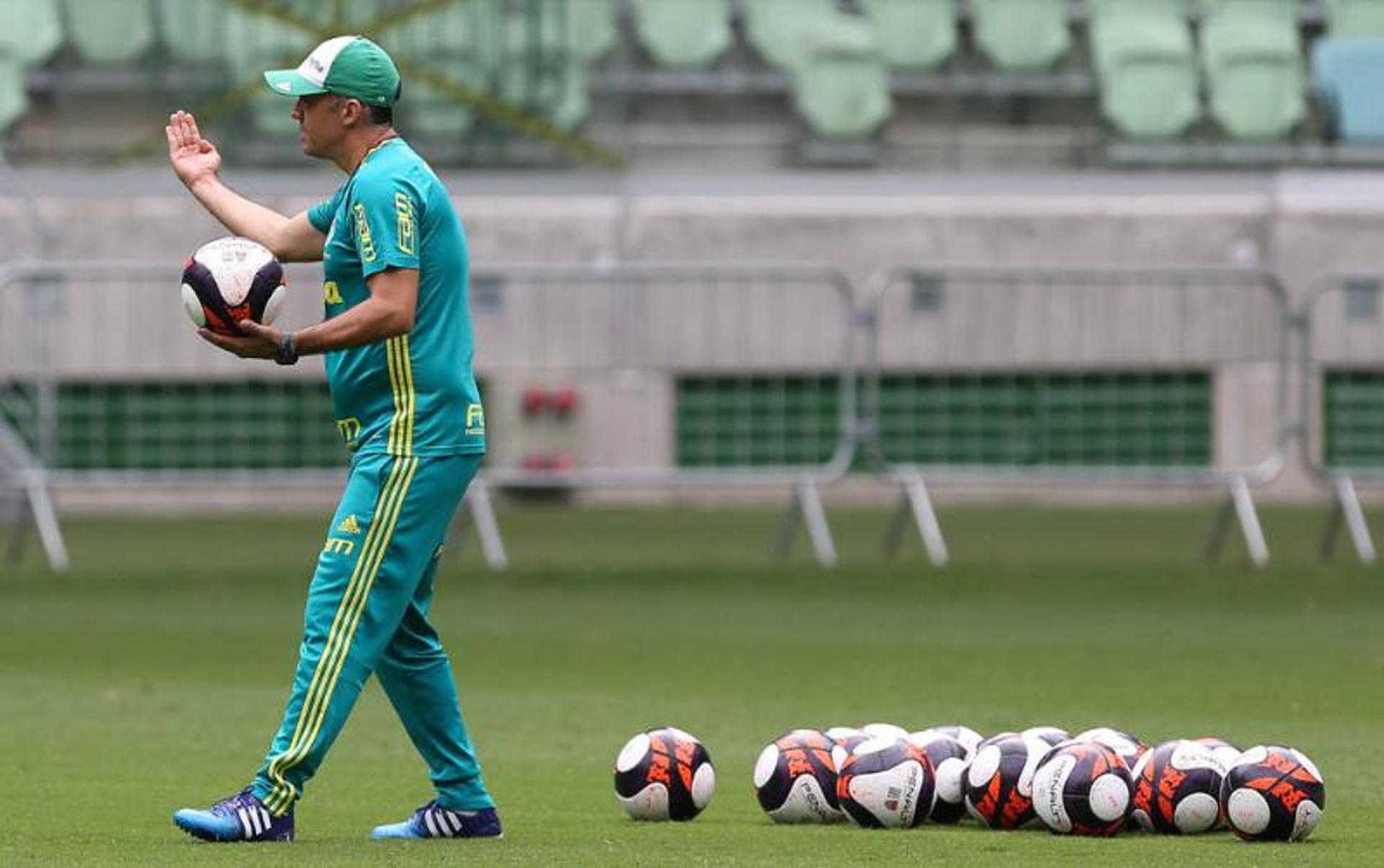 Eduardo Baptista em treino do Palmeiras no Allianz Parque