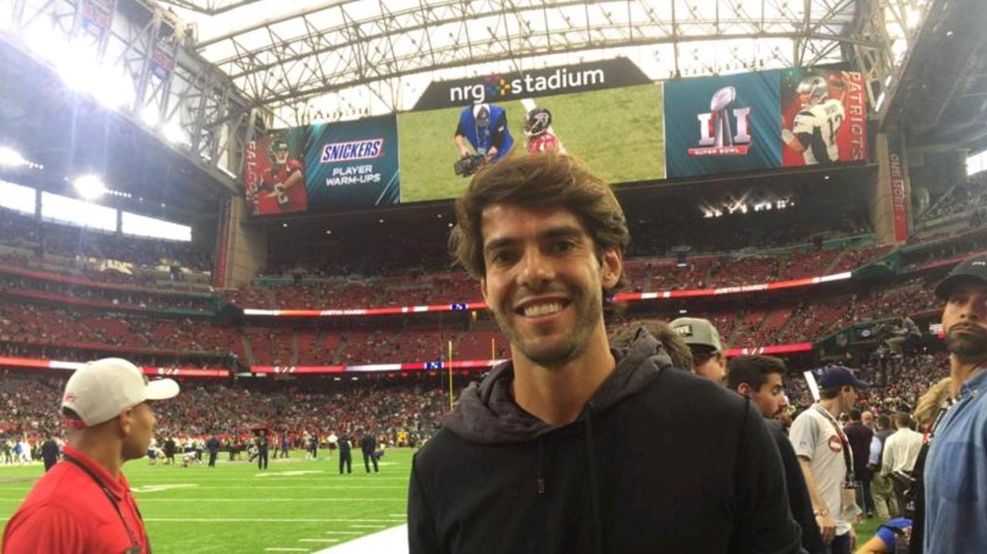 Kaká assiste ao Super Bowl