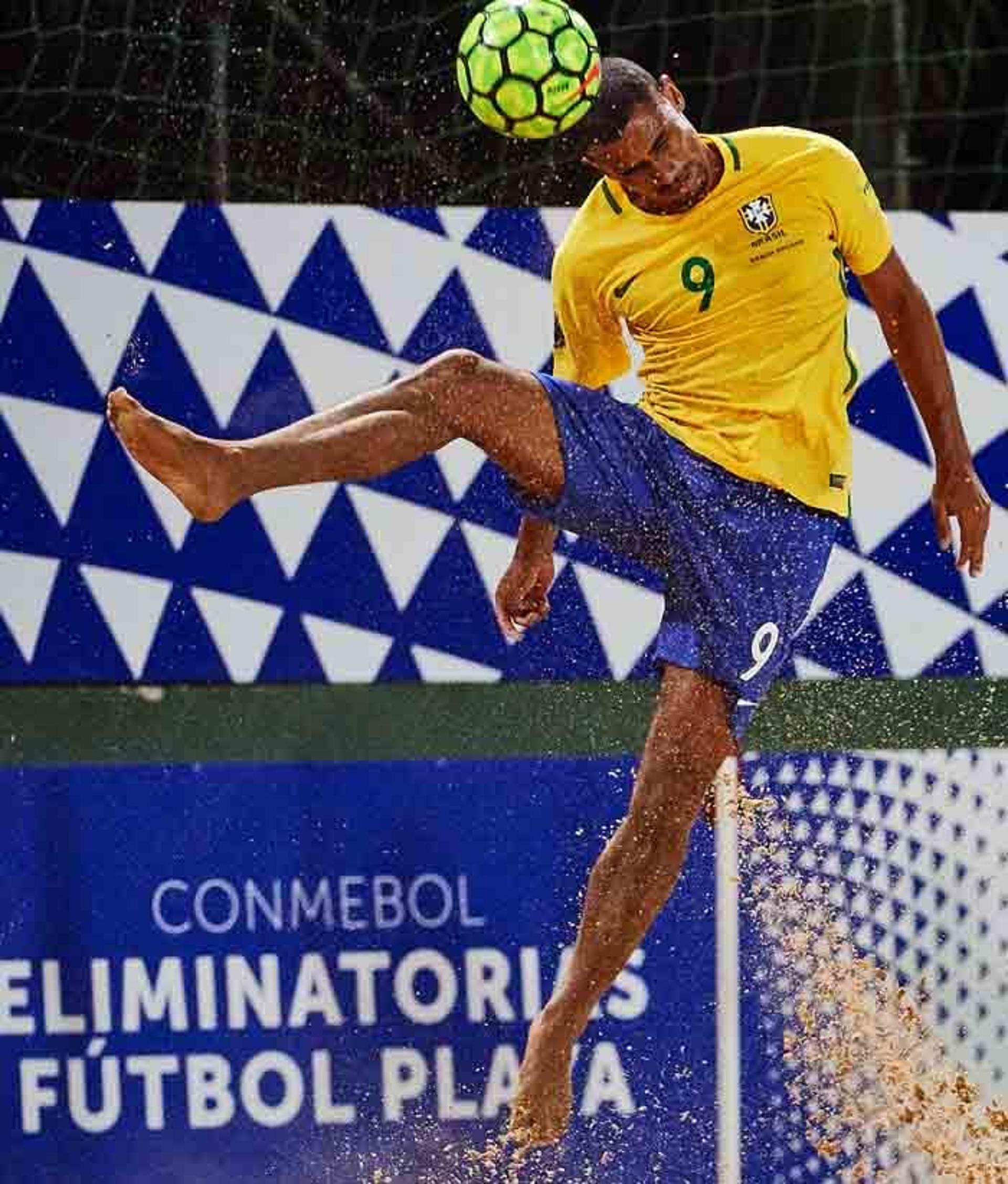 Beach Soccer - Brasil vence Equador, mantém 100% e espera por adversário na semi das Eliminatórias