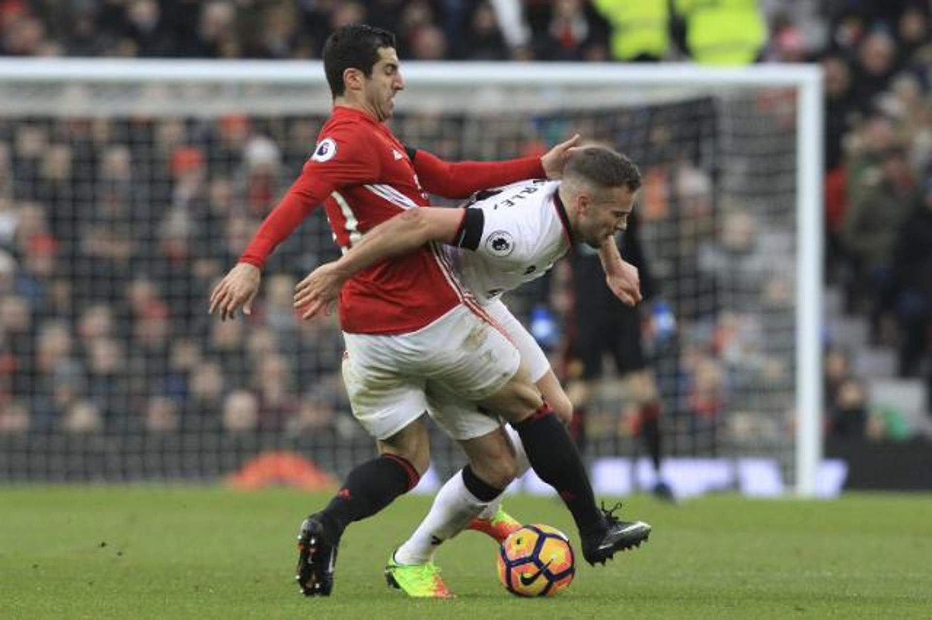 Mkhitaryan e Cleverley - Manchester United x Watford