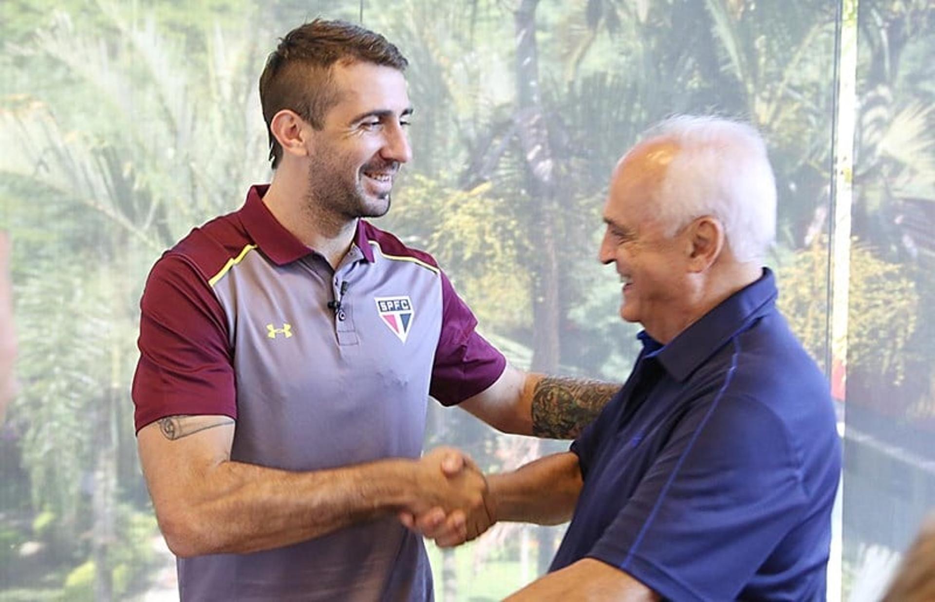 Pratto fechou contrato de quatro anos com o São Paulo