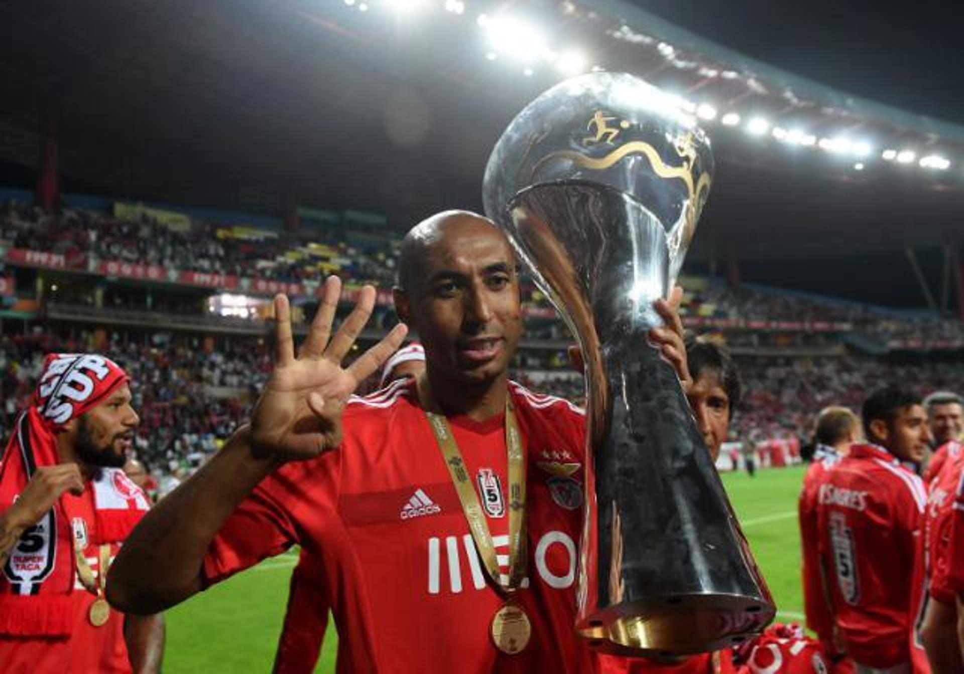 Benfica: Luisão - 500 jogos de 2003 para cá (quarto na lista total)