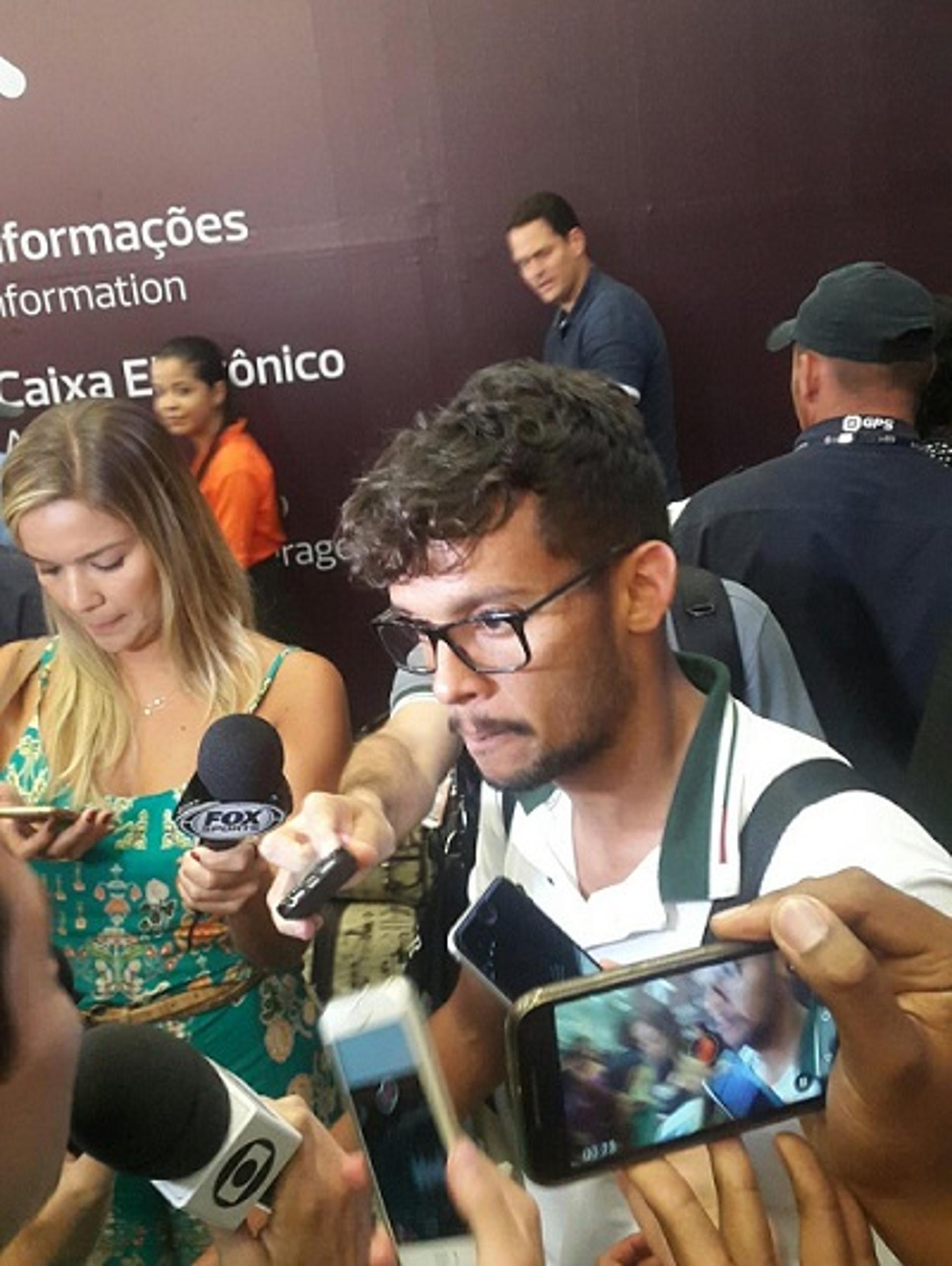 Confira algumas imagens de Gustavo Scarpa no Fluminense