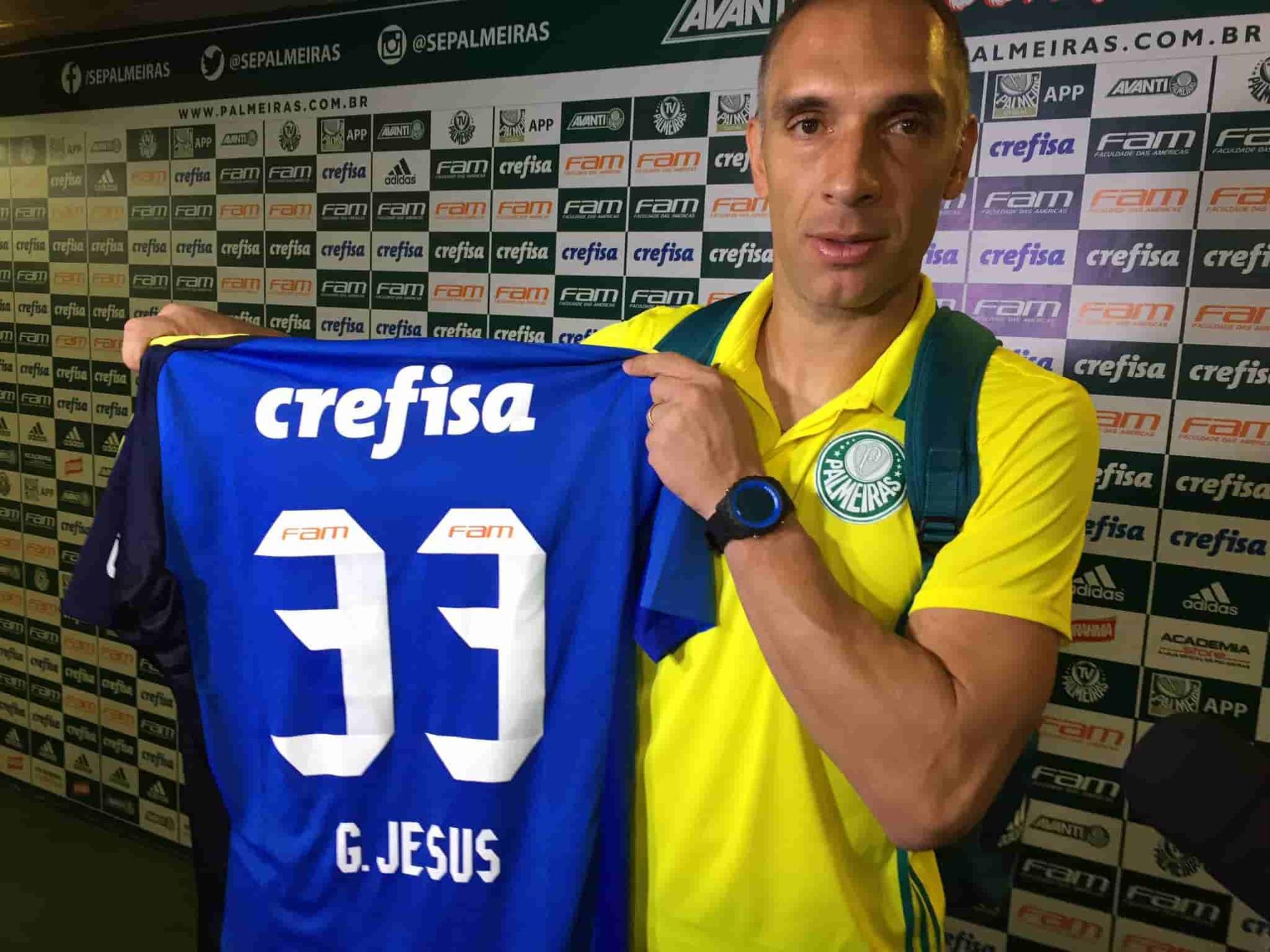 Fernando Prass faz homenagem a Gabriel Jesus