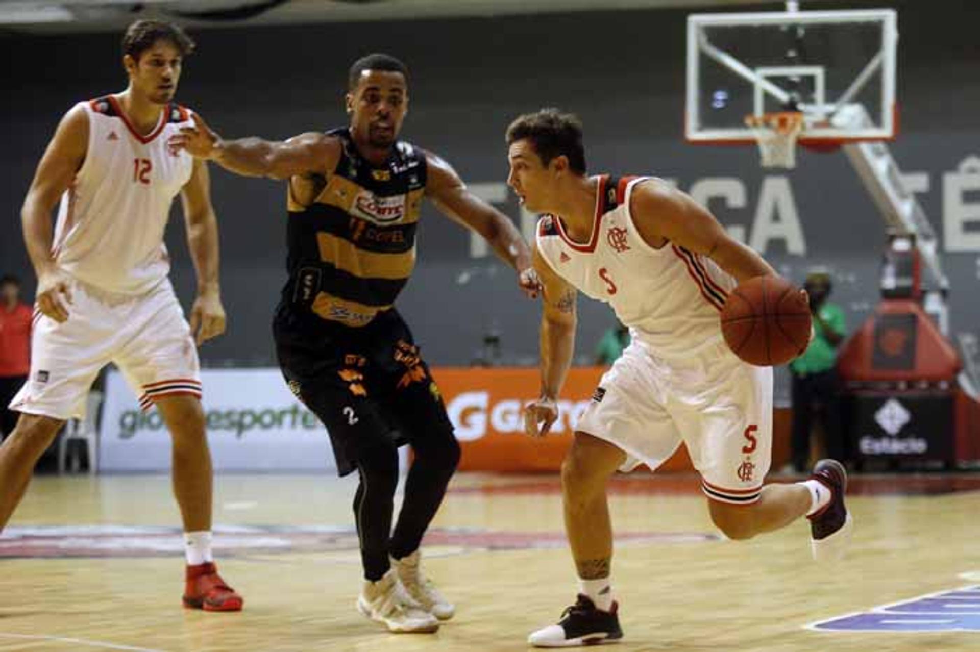 NBB CAIXA - Flamengo supera Campo Mourão e vence 3ª seguida