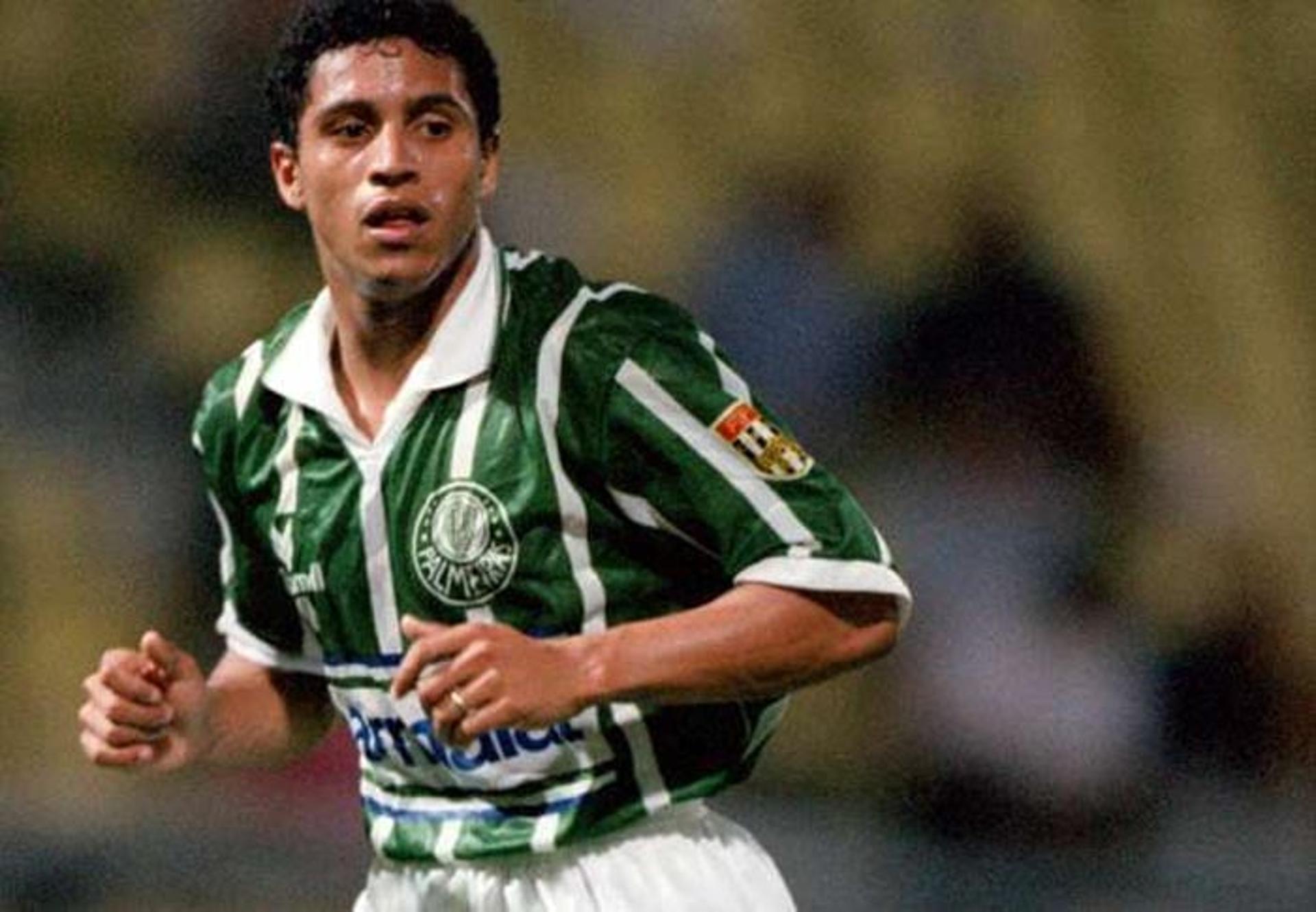 Palmeiras - Roberto Carlos