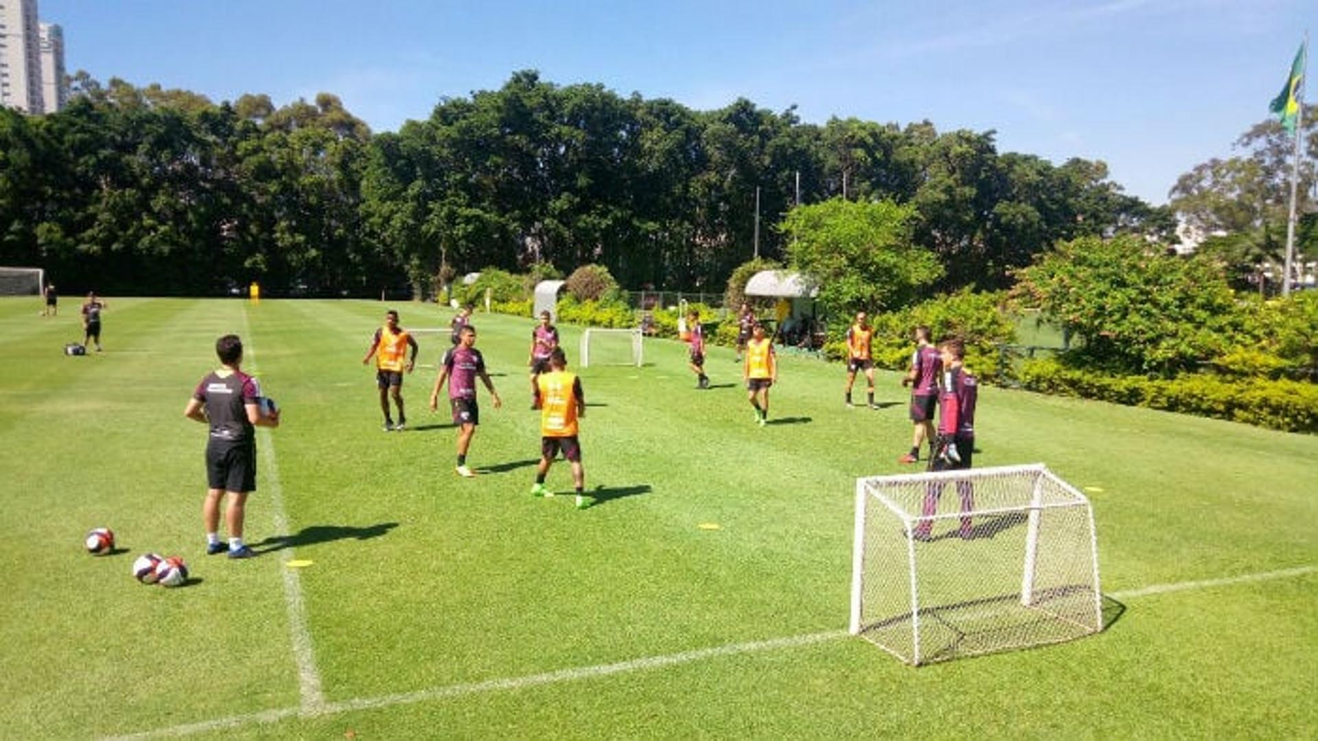 Tricolor começou a treinar às 9h30 desta quinta-feira