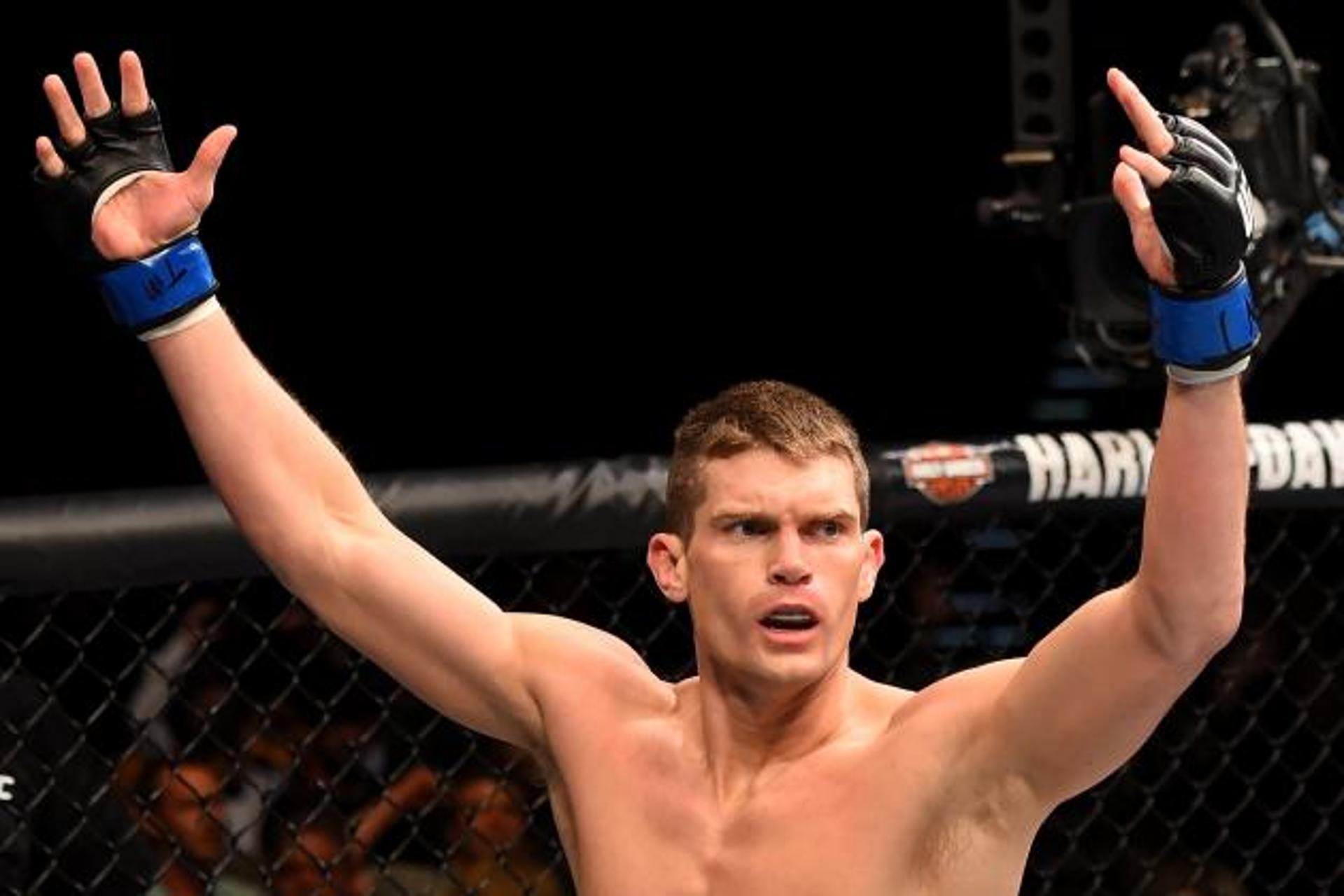 Stephen Thompson desafia Tyron Woodley pelo título dos meio-médios neste sábado