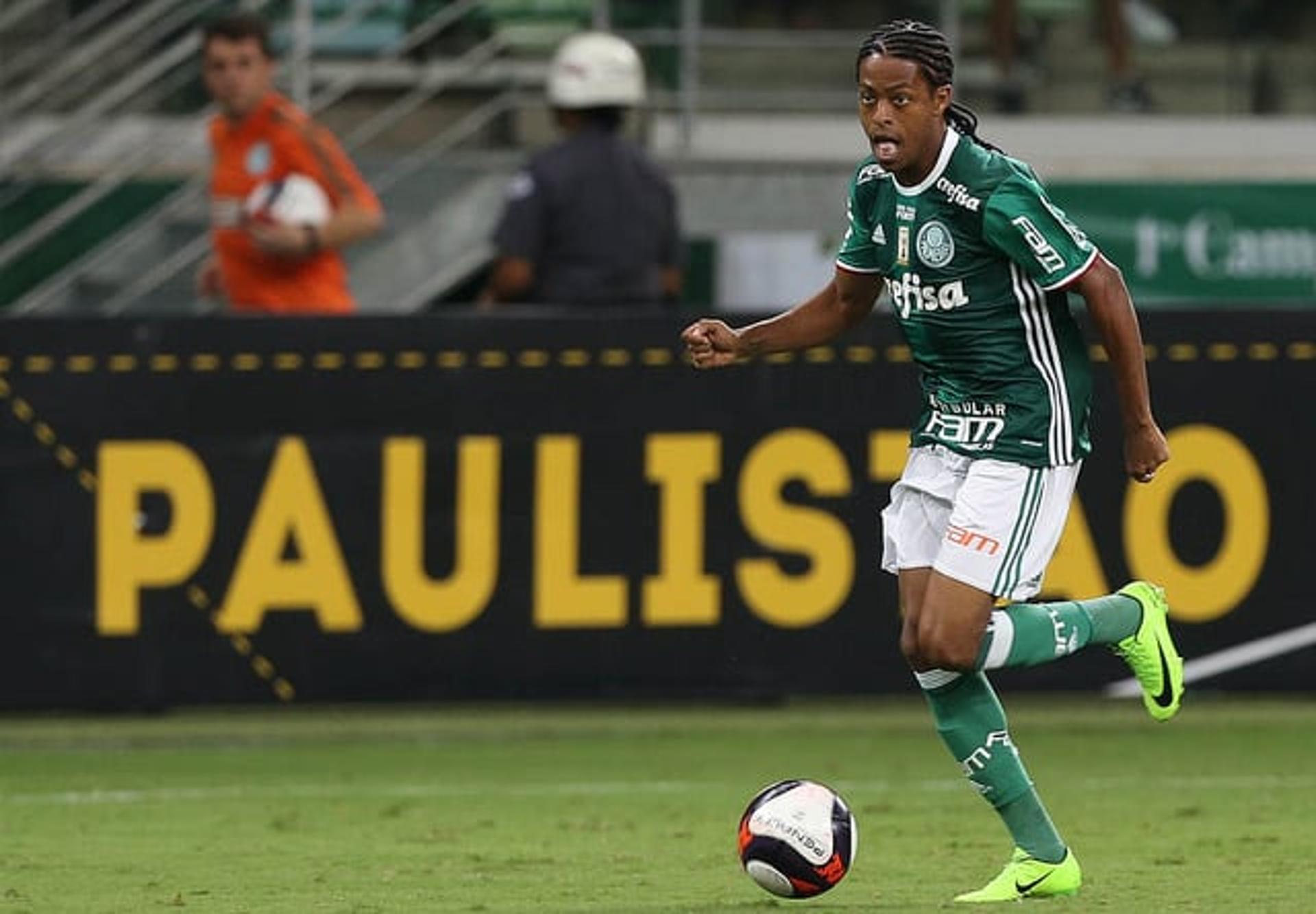 Keno em ação pelo Palmeiras